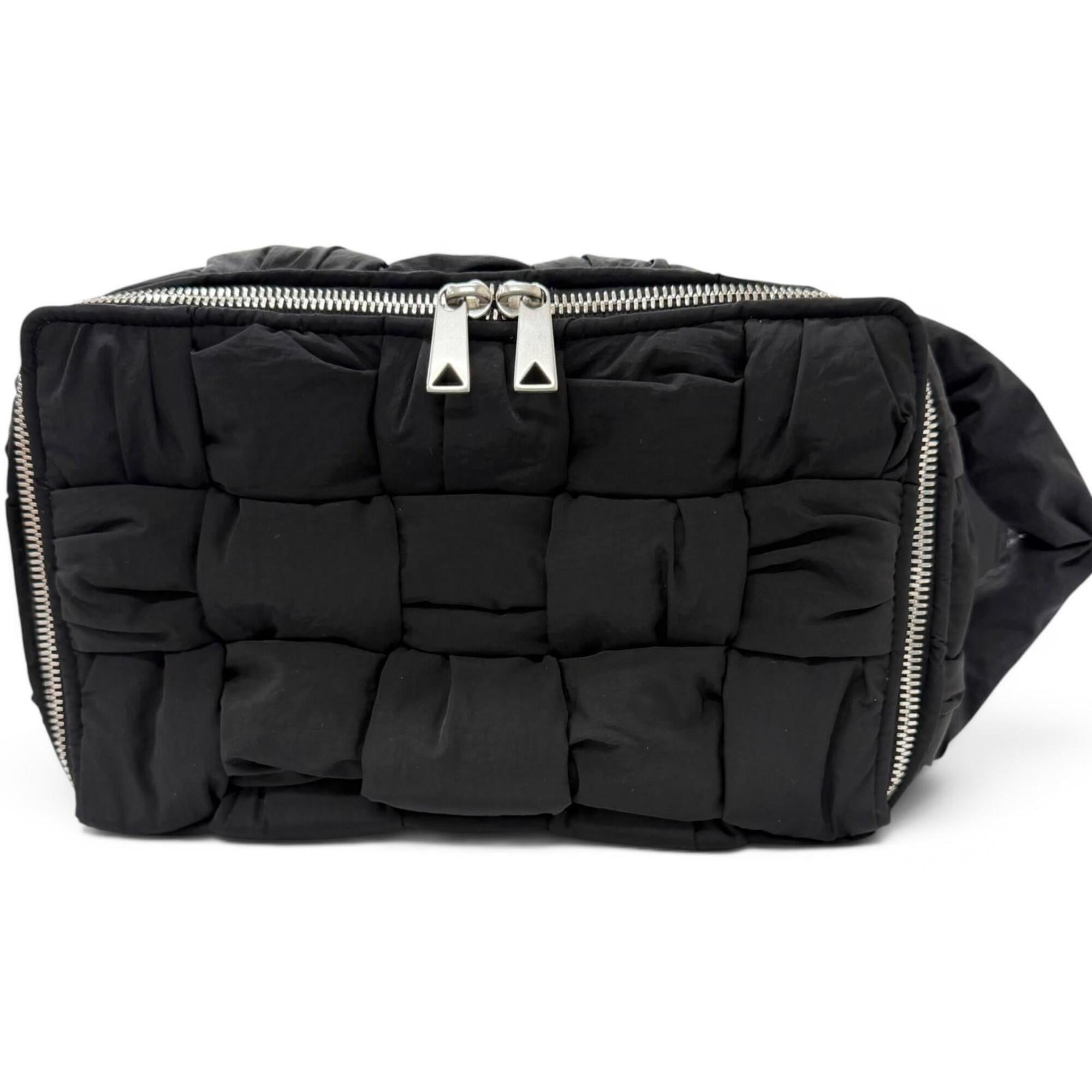 Bottega Veneta Black Handbag (Pre-Owned)