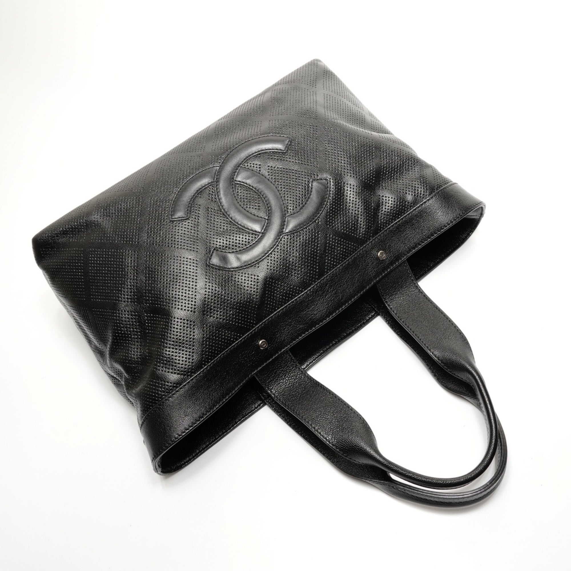 Chanel Black Leather Tote Bag (Pre-Owned)