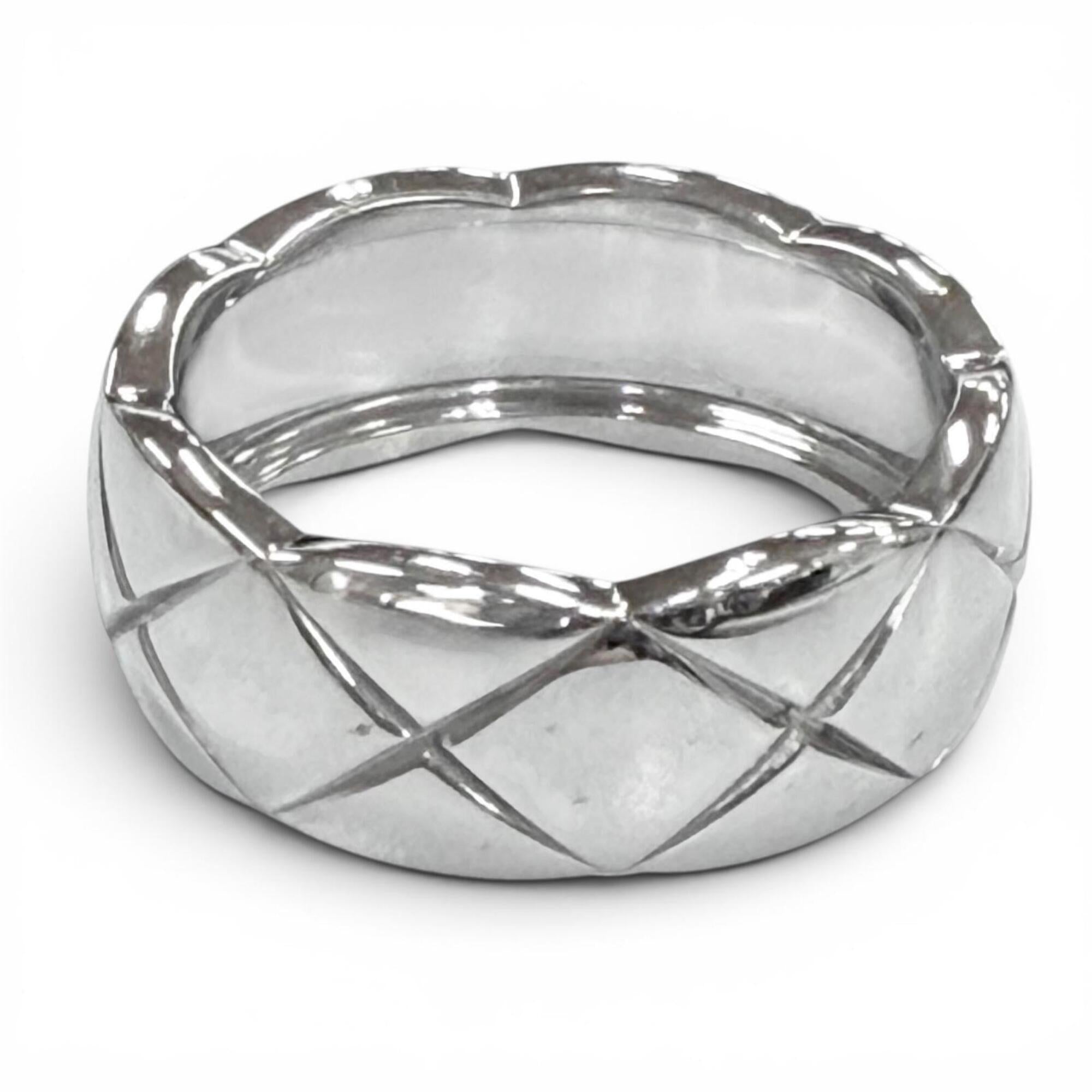 Chanel Silver Band Ring (Pre-Owned)