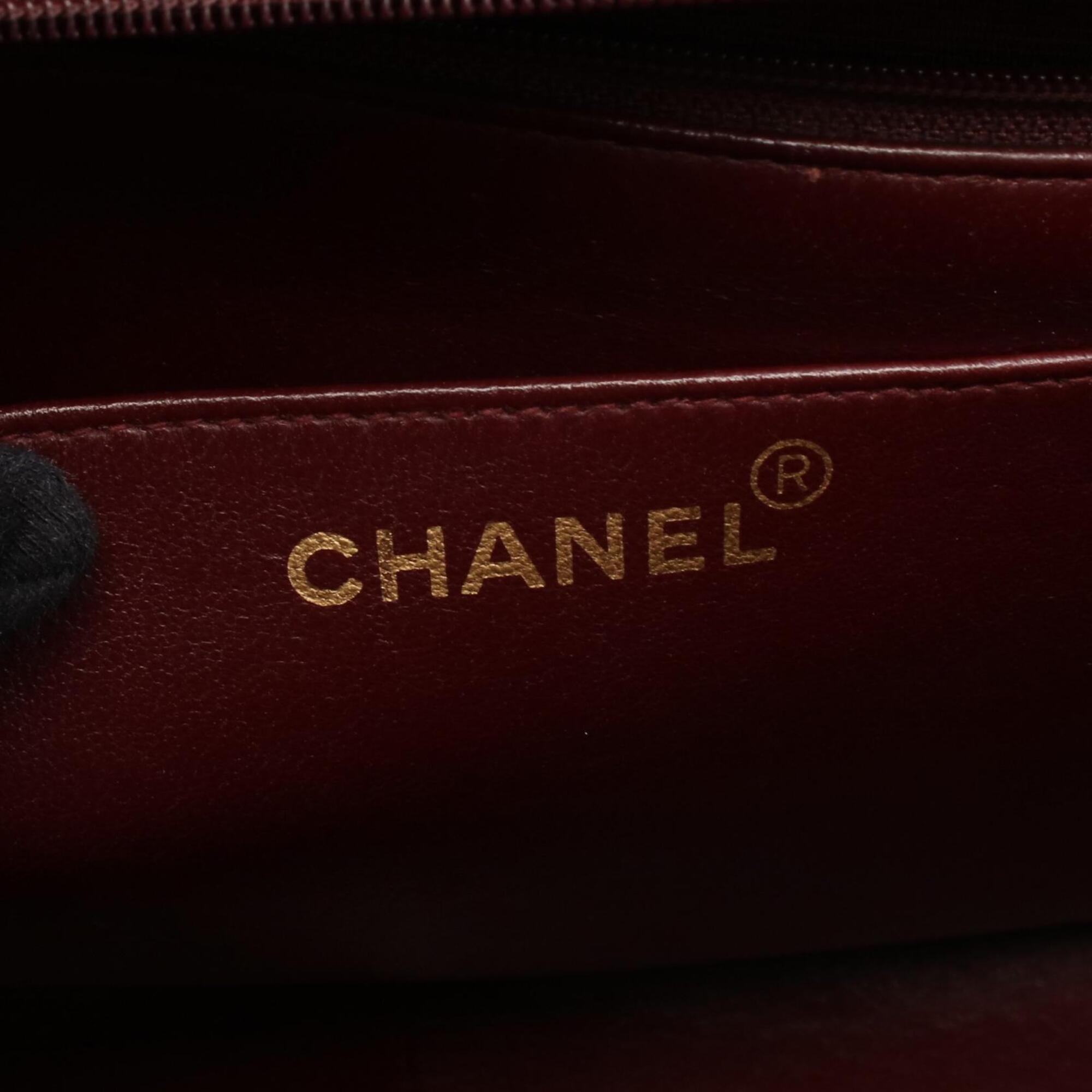 Chanel Black Leather Handbag Shoulder Bag (Pre-Owned)