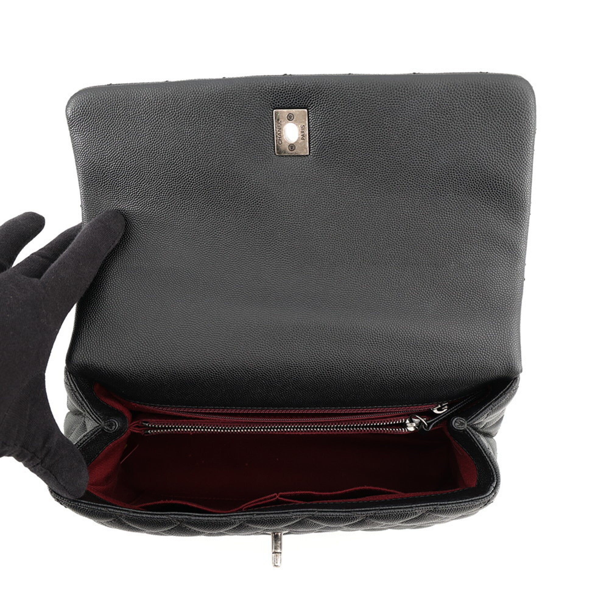 Chanel Black Grained Calfskin Handbag (Pre-Owned)