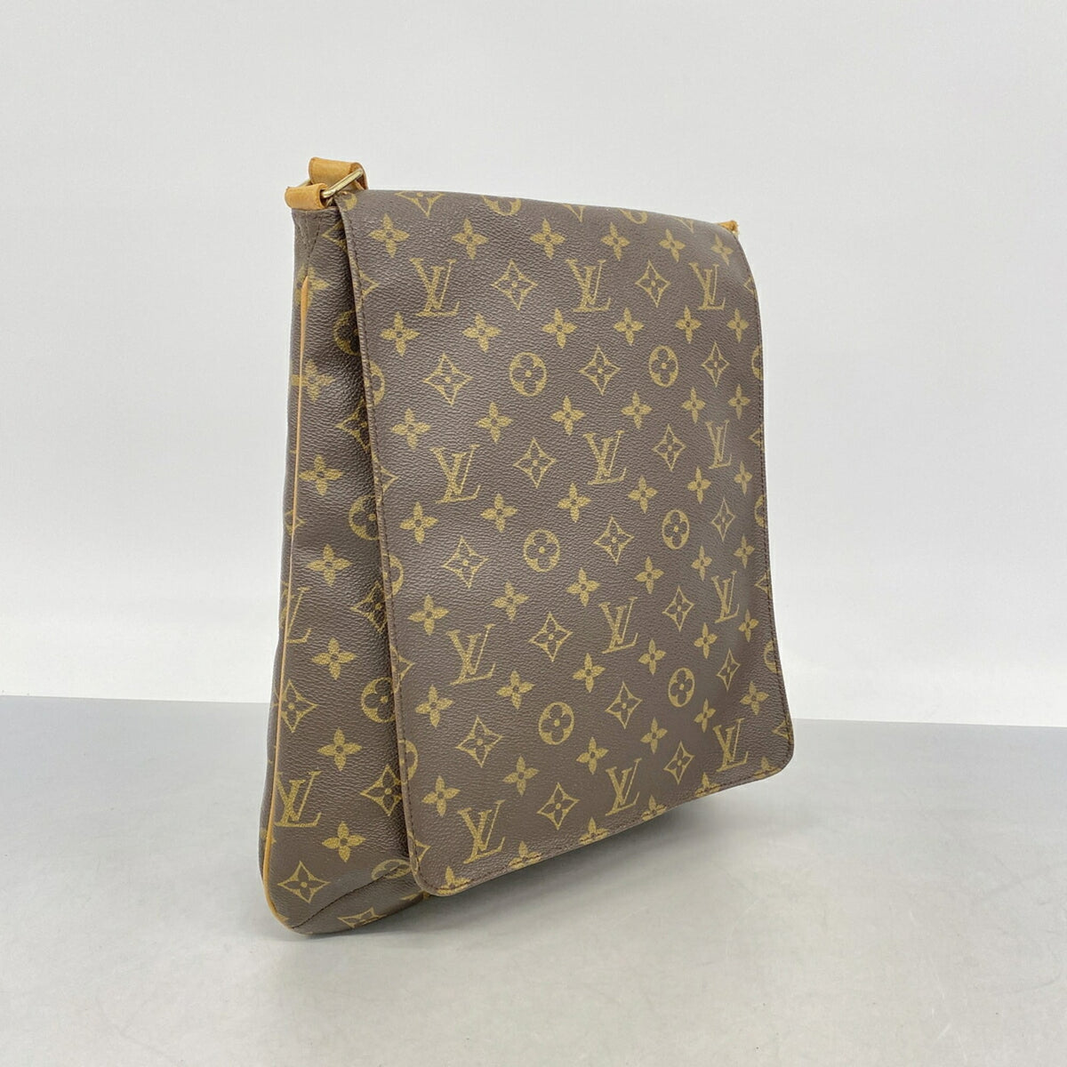 Louis Vuitton Brown Shoulder Bag (Pre-Owned)