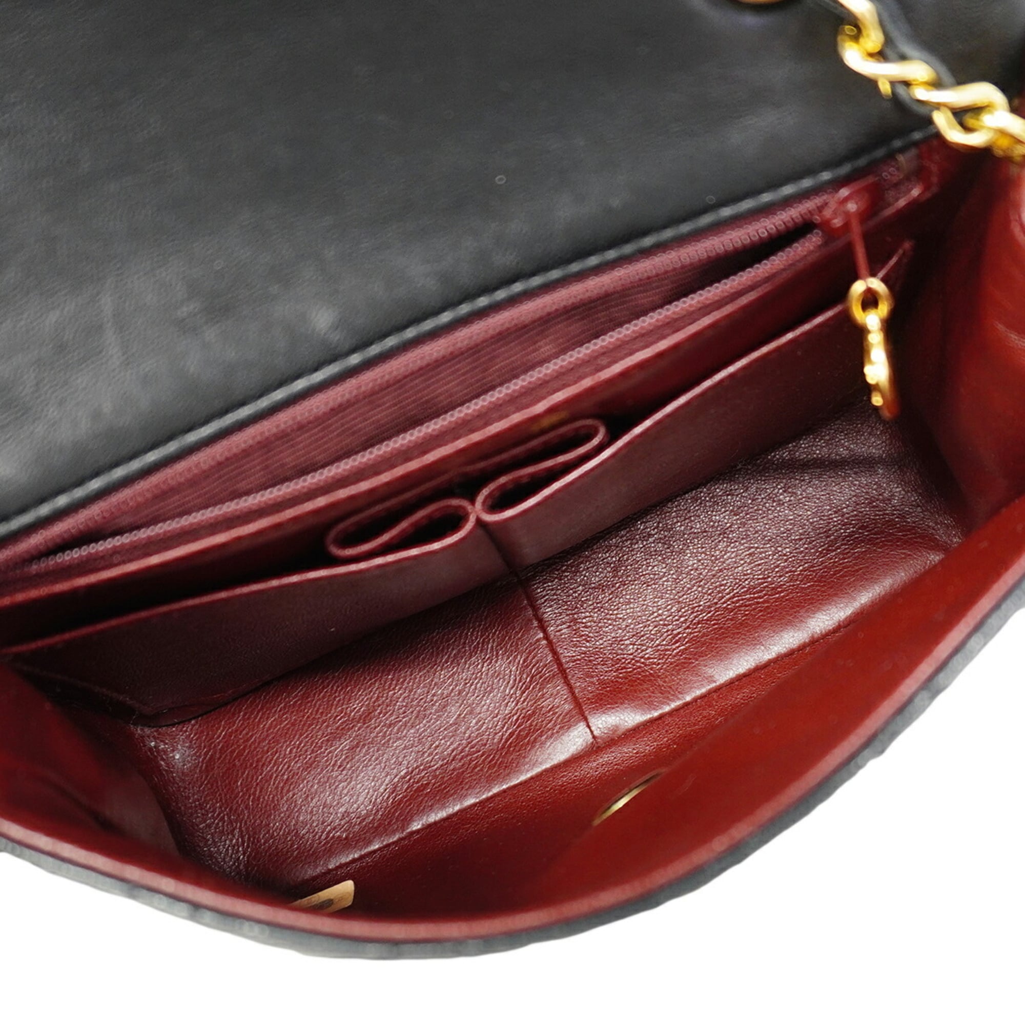 Chanel Black Leather Shoulder Bag (Pre-Owned)