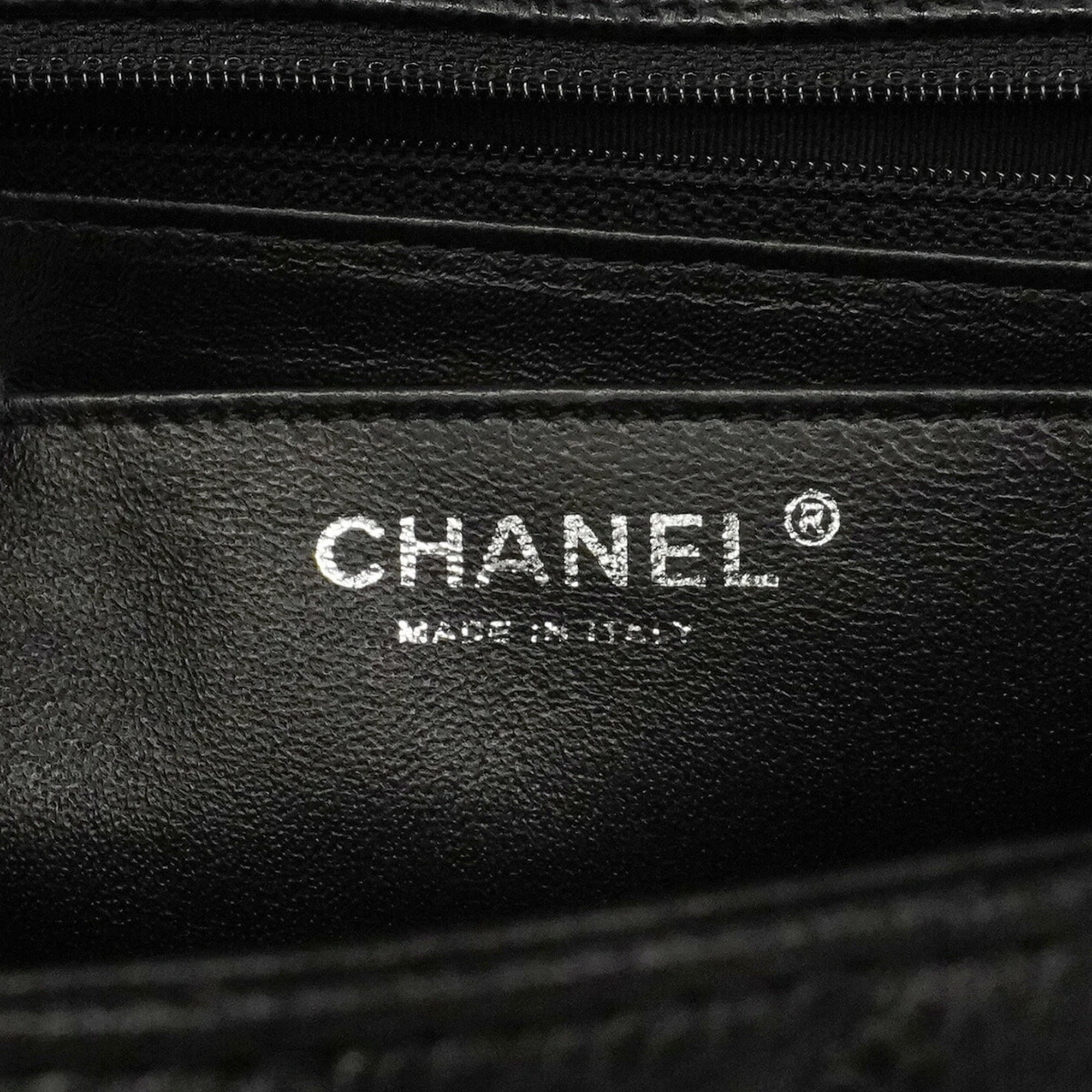 Chanel Black Grained Calfskin Shoulder Bag (Pre-Owned)