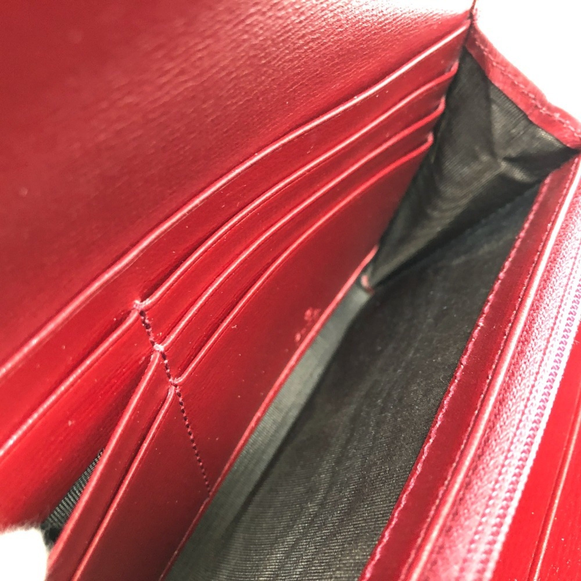 Gucci Red Color Leather Long Wallet (Bi-Fold) (Pre-Owned)
