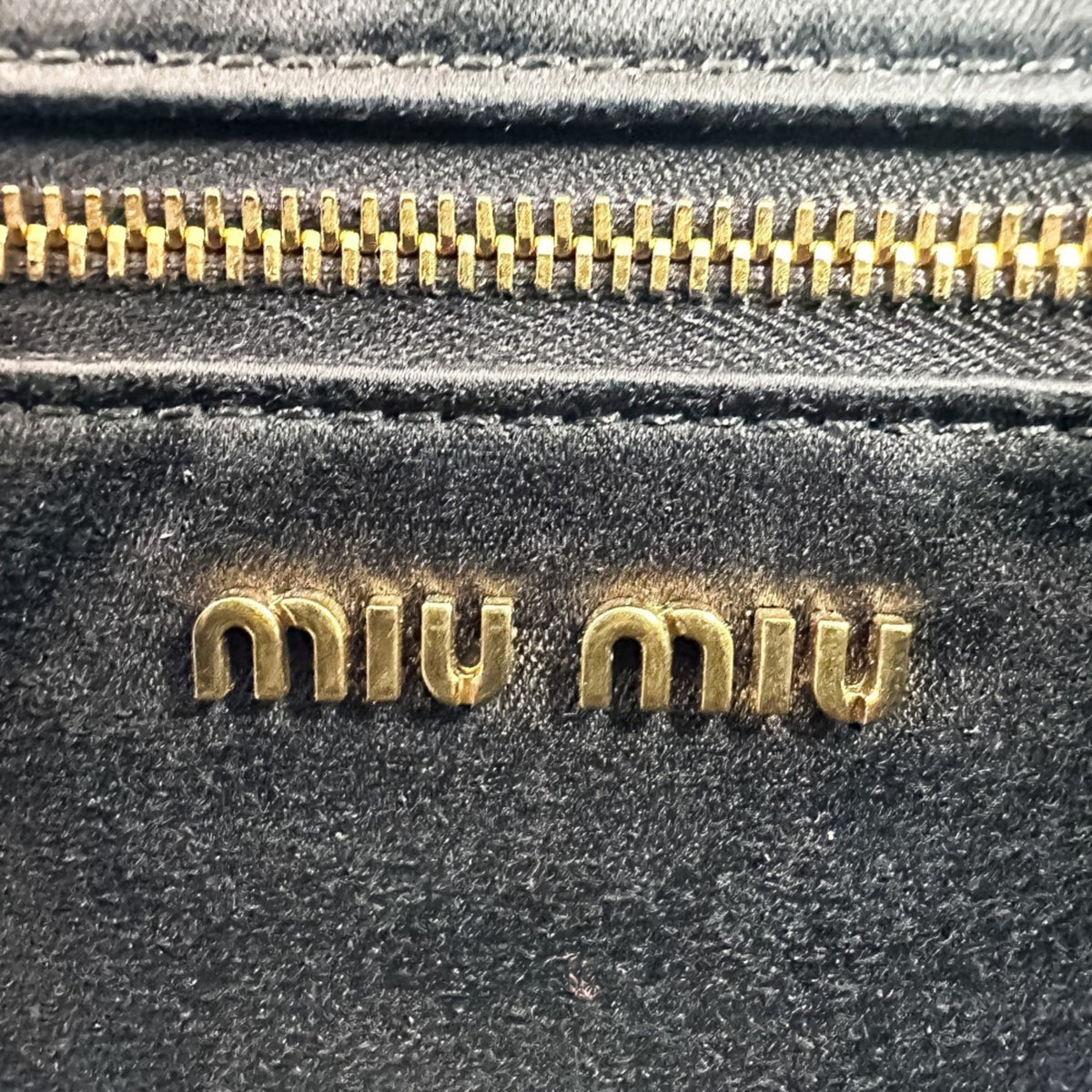 Miu Miu Black White Leather Handbag (Pre-Owned)