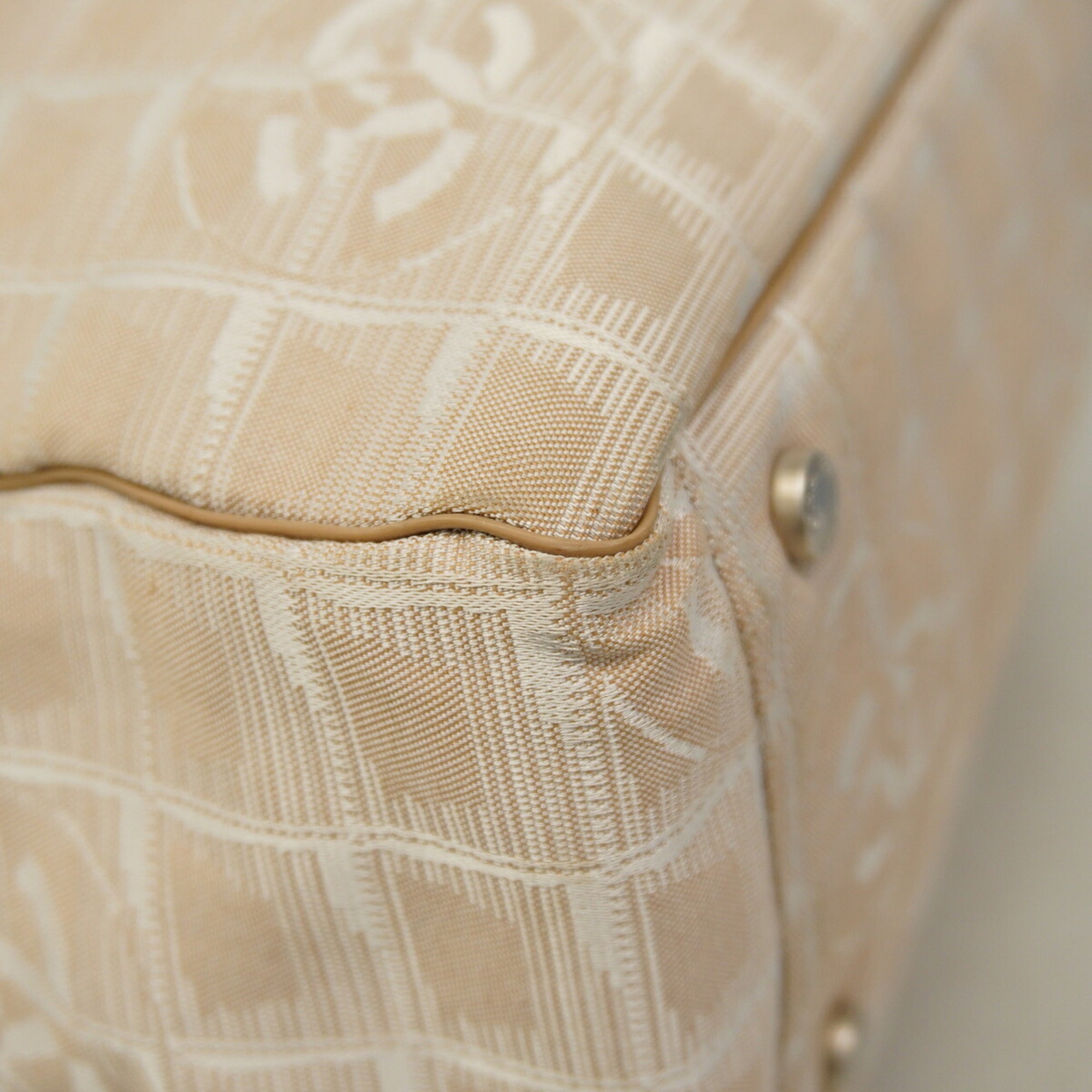 Chanel Beige Nylon Tote Bag (Pre-Owned)