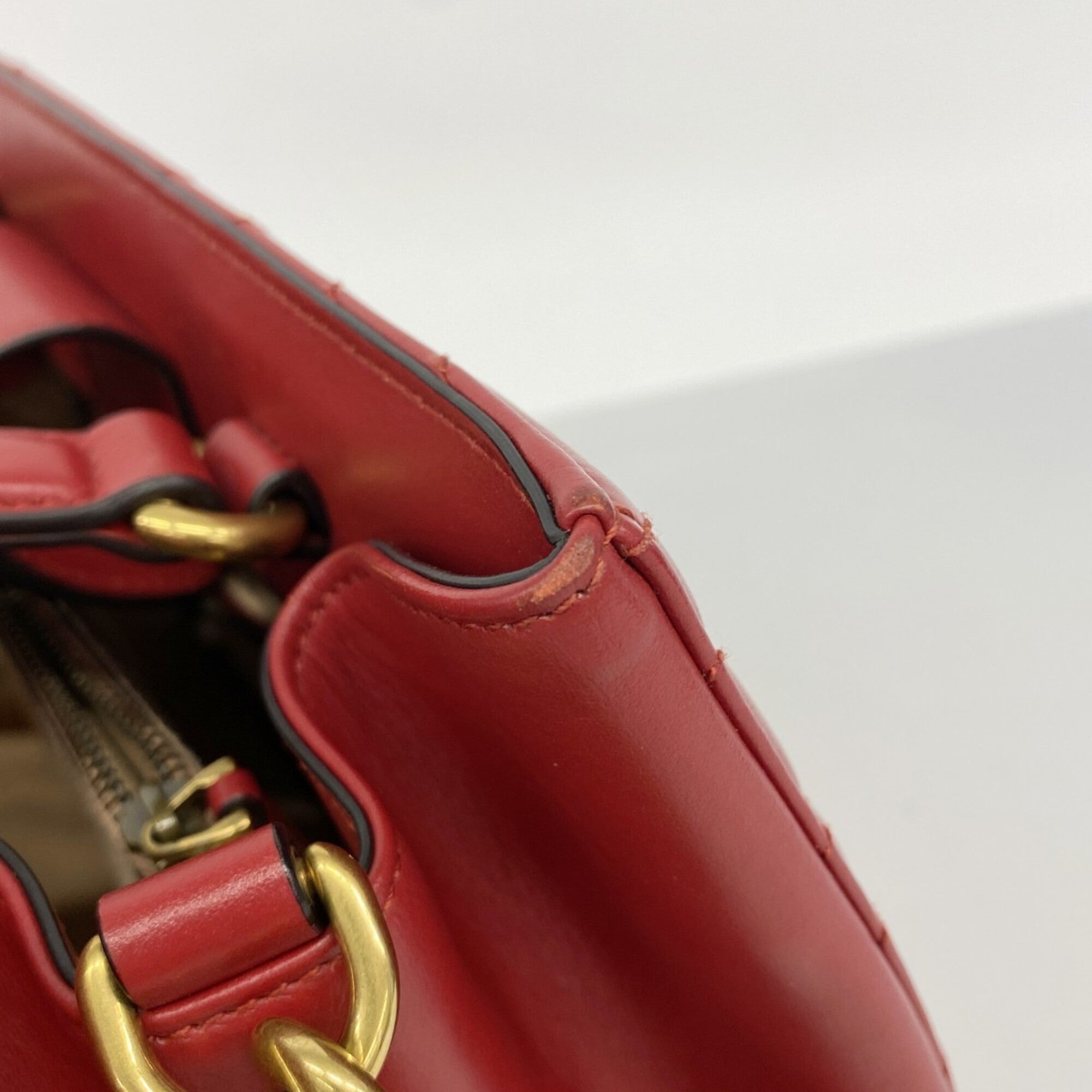 Gucci Red Color Leather Handbag (Pre-Owned)