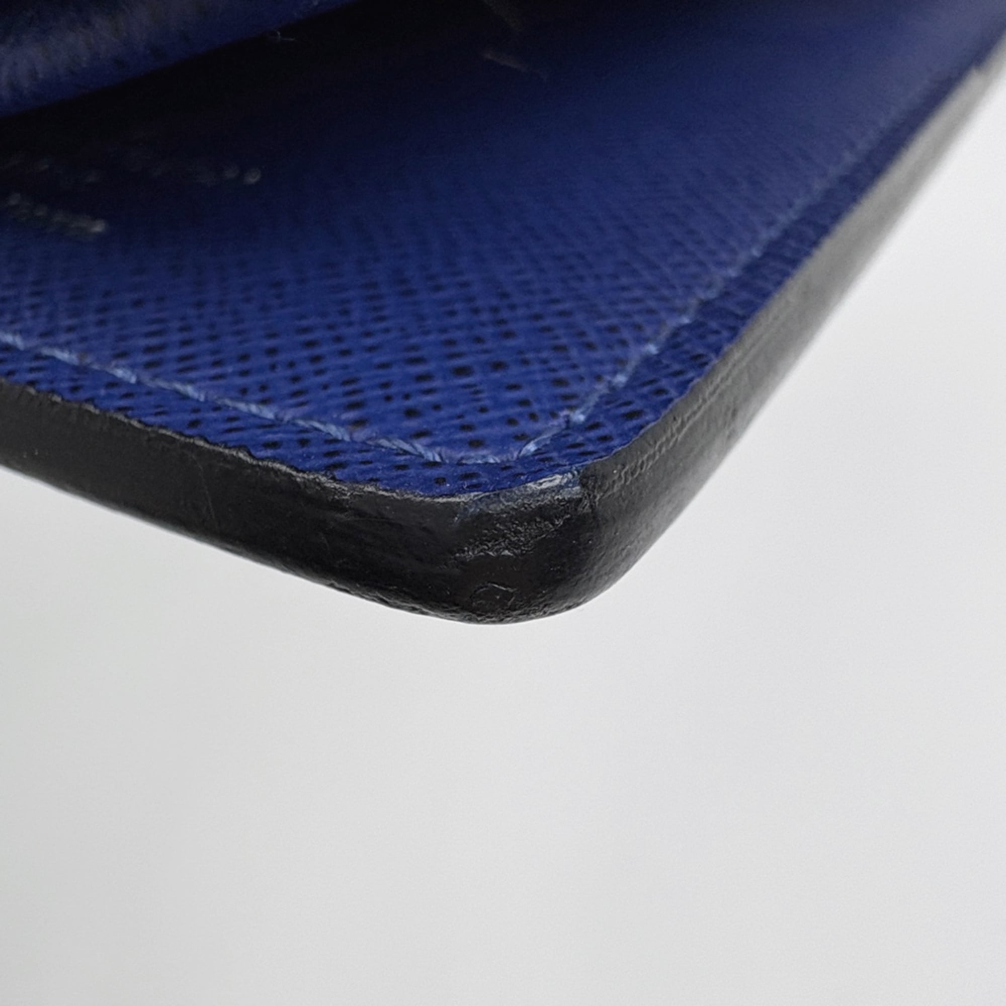 Louis Vuitton Taiga Cobalt Taiga Leather Long Wallet (Bi-Fold) (Pre-Owned)