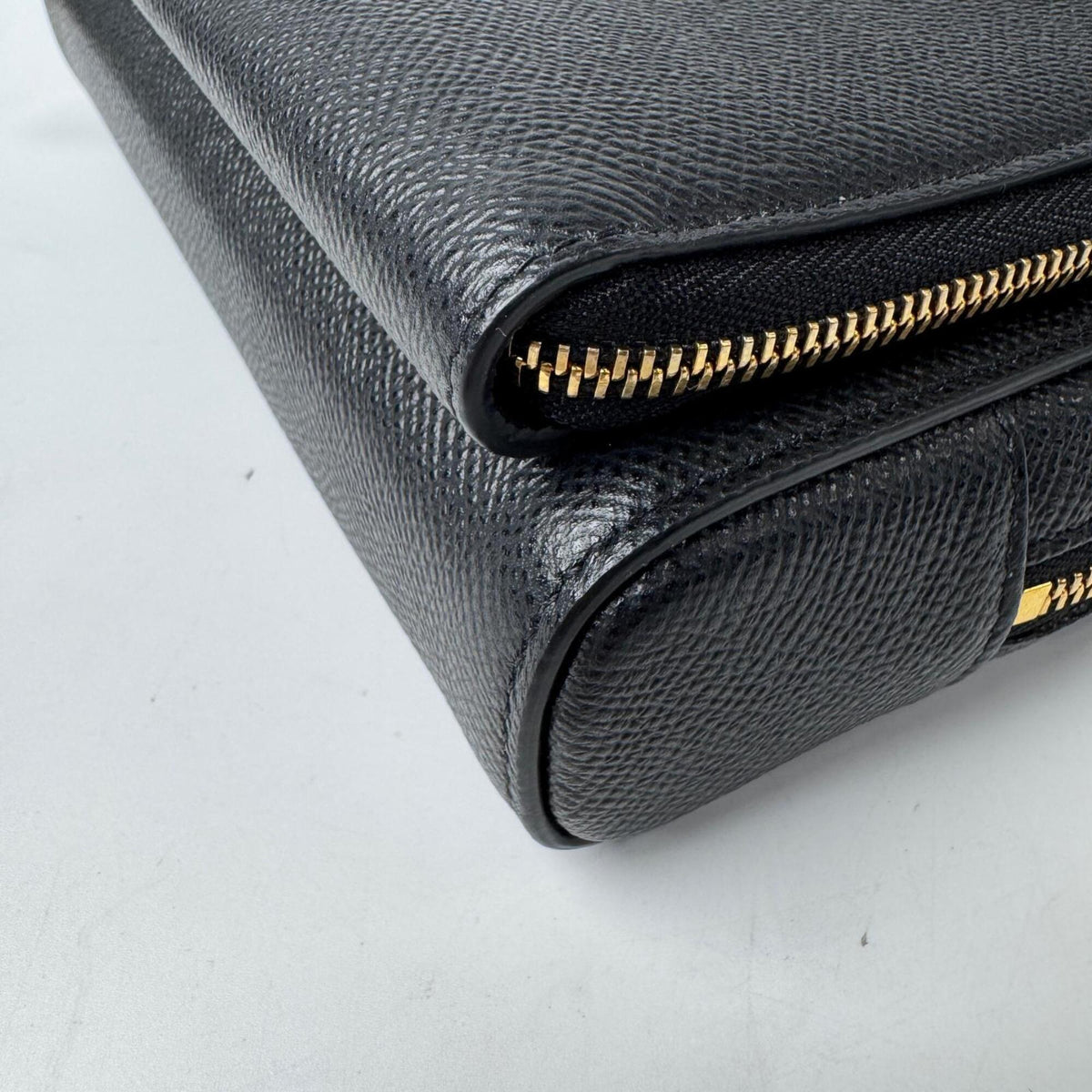 Christian Dior Black Leather Pouch Shoulder Bag (Pre-Owned)