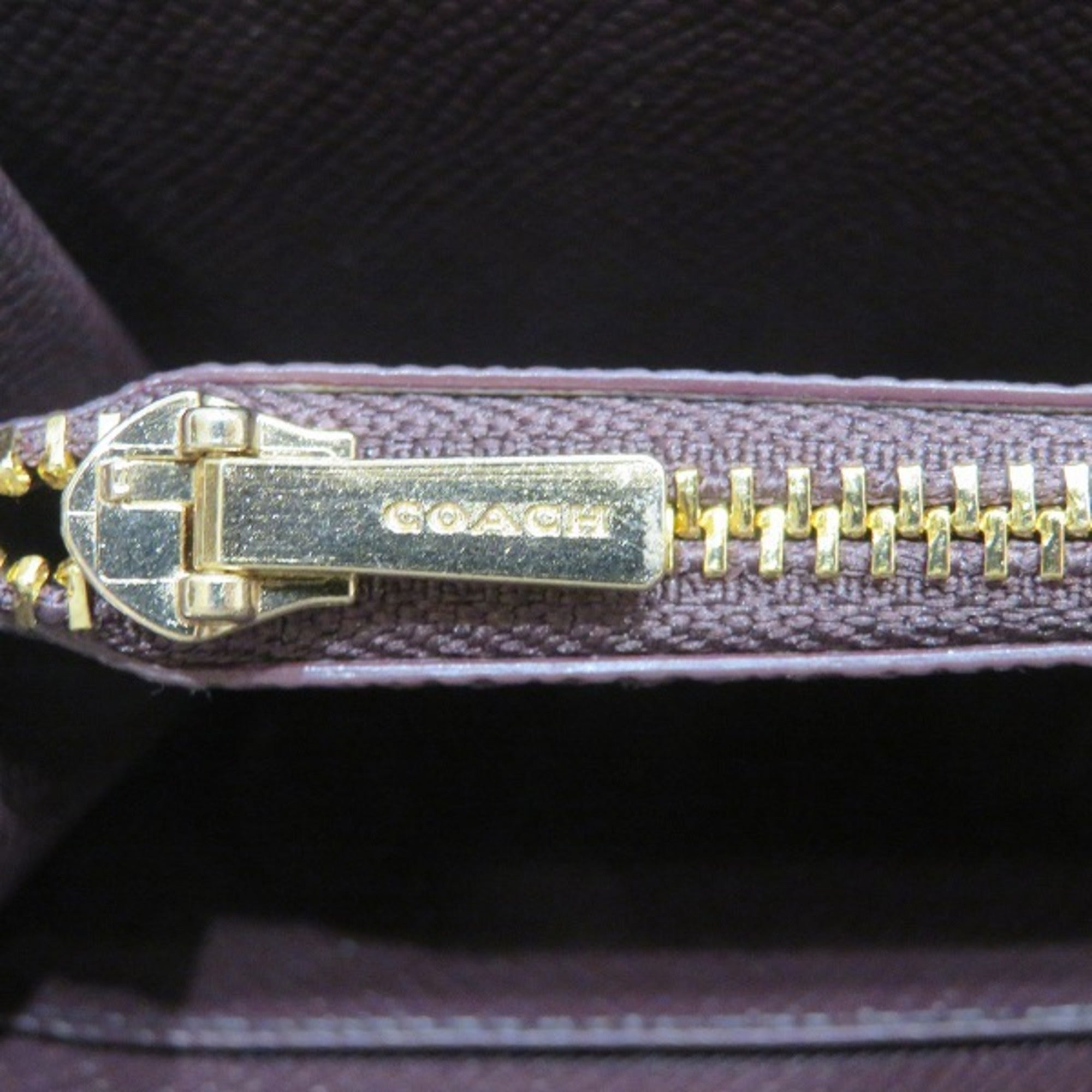 Coach Red Color Leather Long Wallet (Bi-Fold) (Pre-Owned)