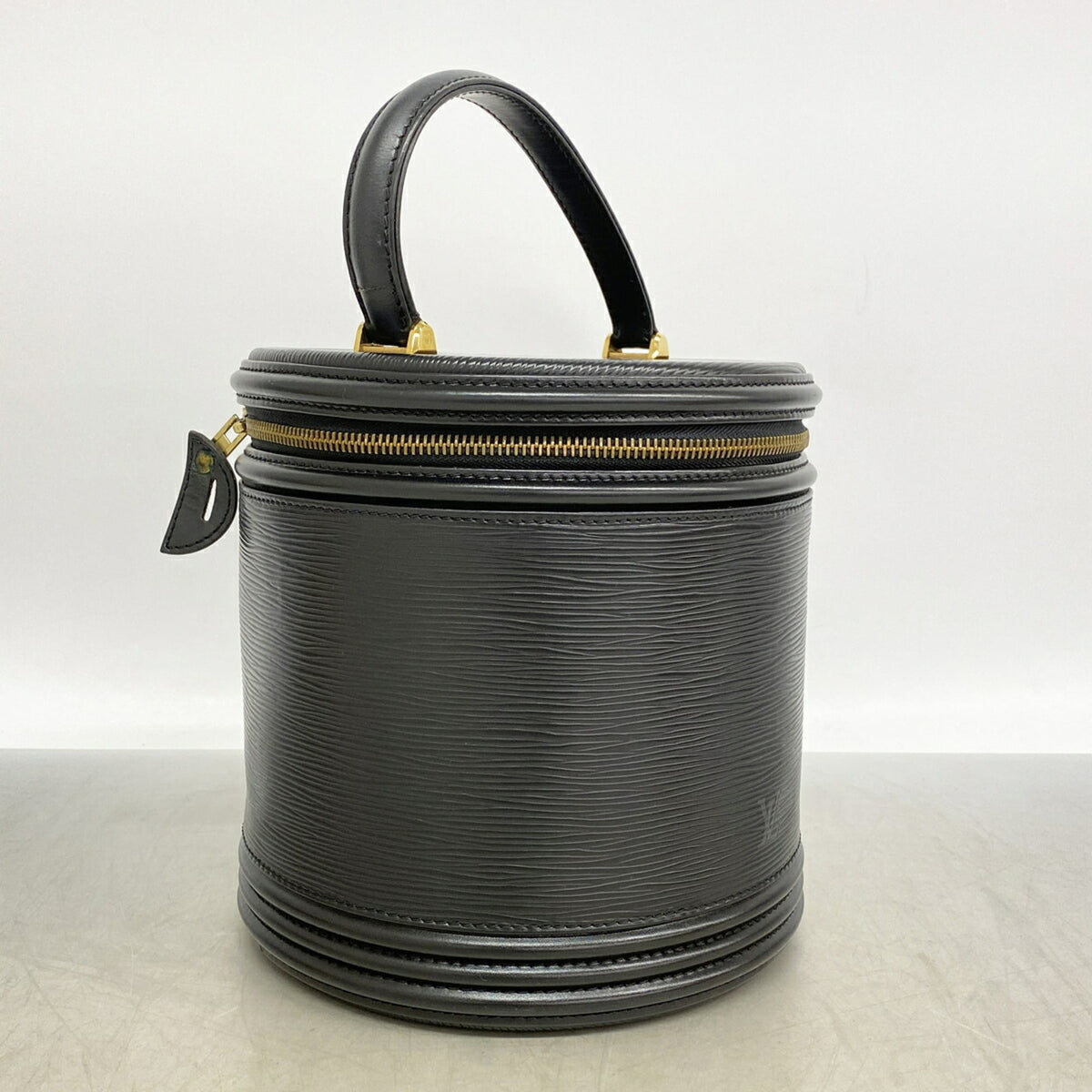 Louis Vuitton Noir Handbag (Pre-Owned)