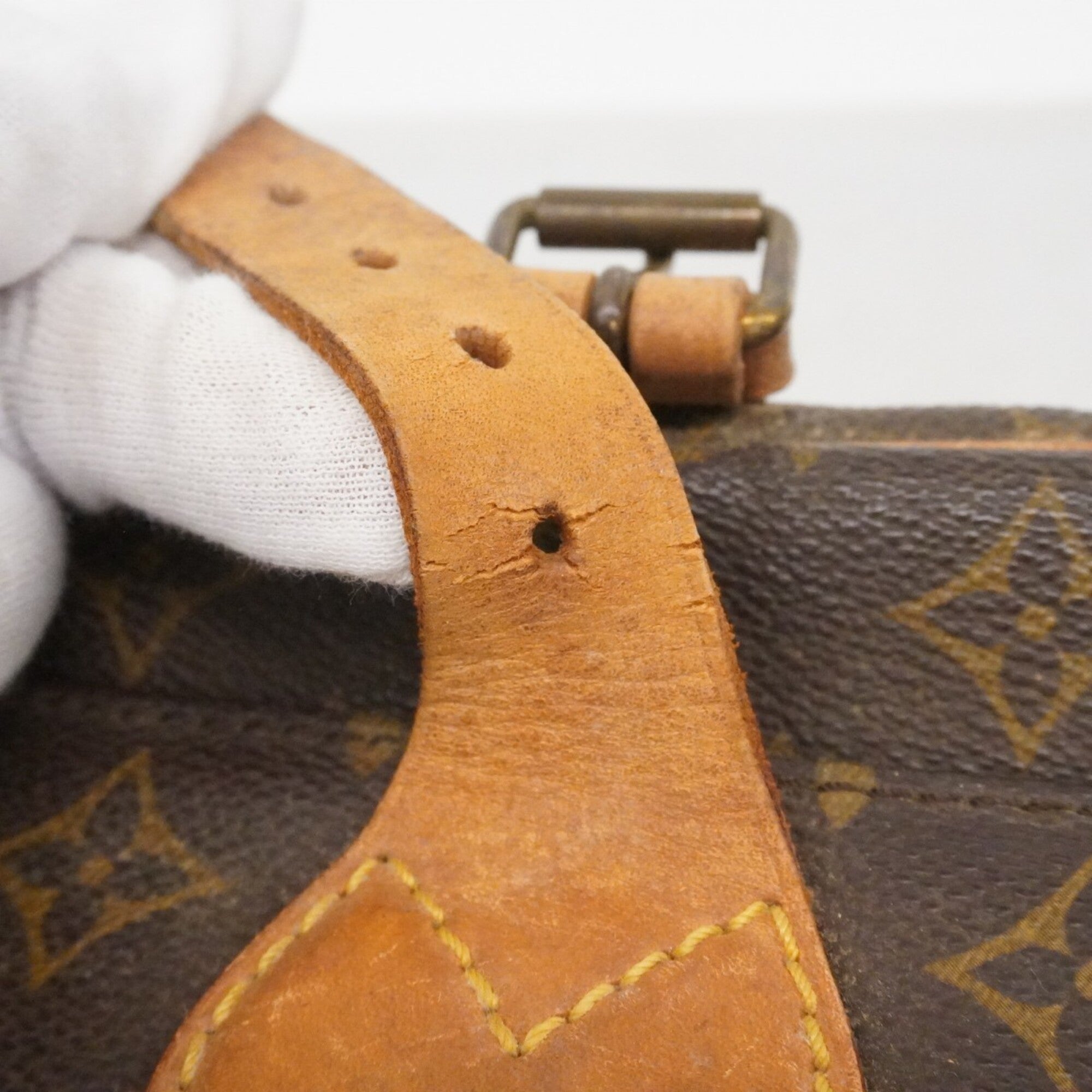 Louis Vuitton Brown Shoulder Bag (Pre-Owned)
