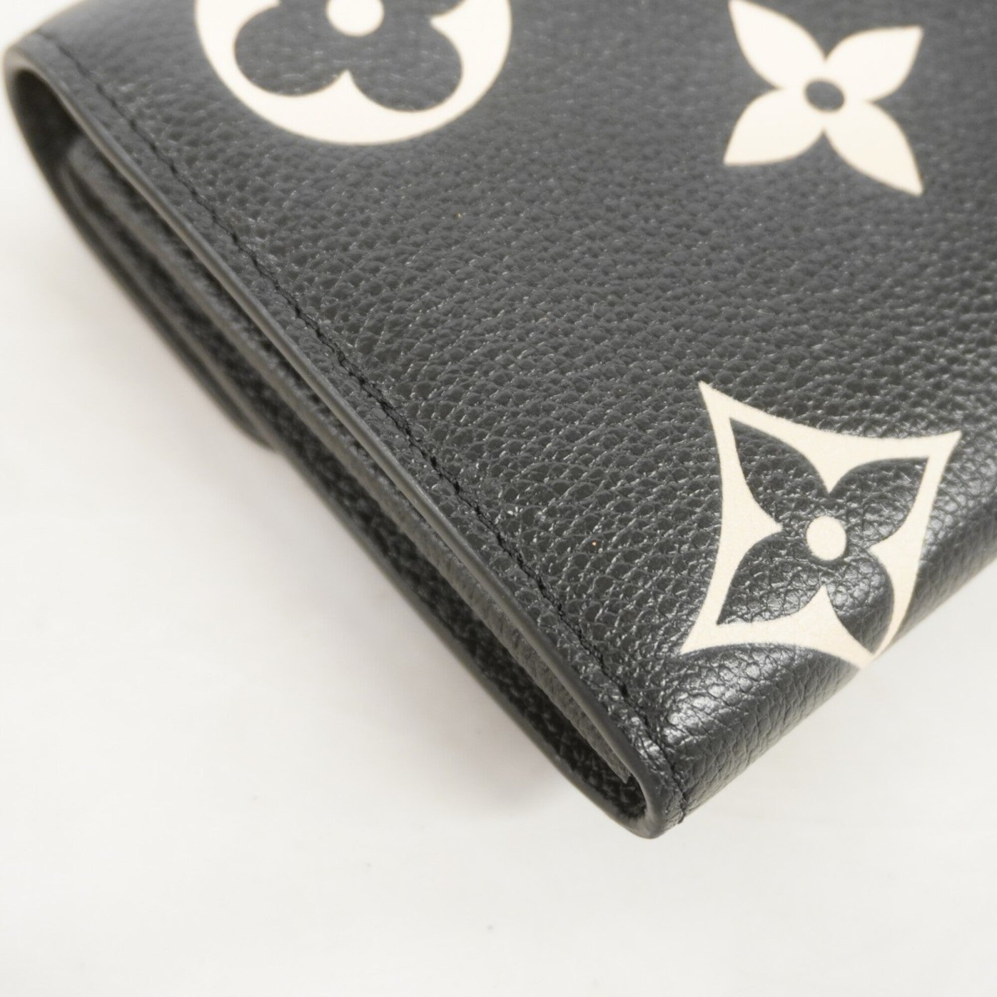 Louis Vuitton Beige Black Long Wallet (Bi-Fold) (Pre-Owned)