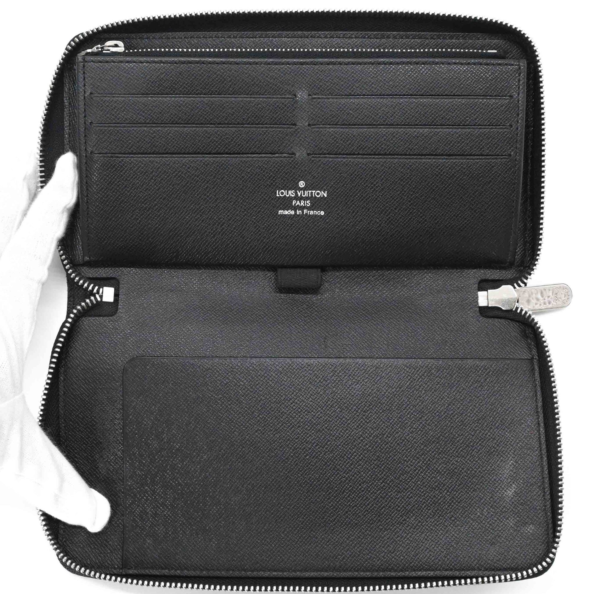 Louis Vuitton Black Epi Leather Long Wallet (Bi-Fold) (Pre-Owned)