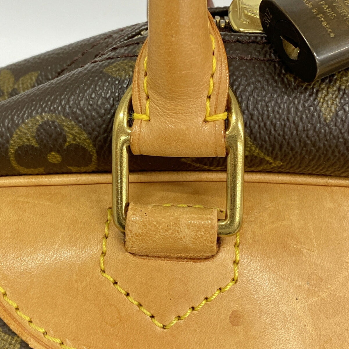 Louis Vuitton Brown Handbag (Pre-Owned)