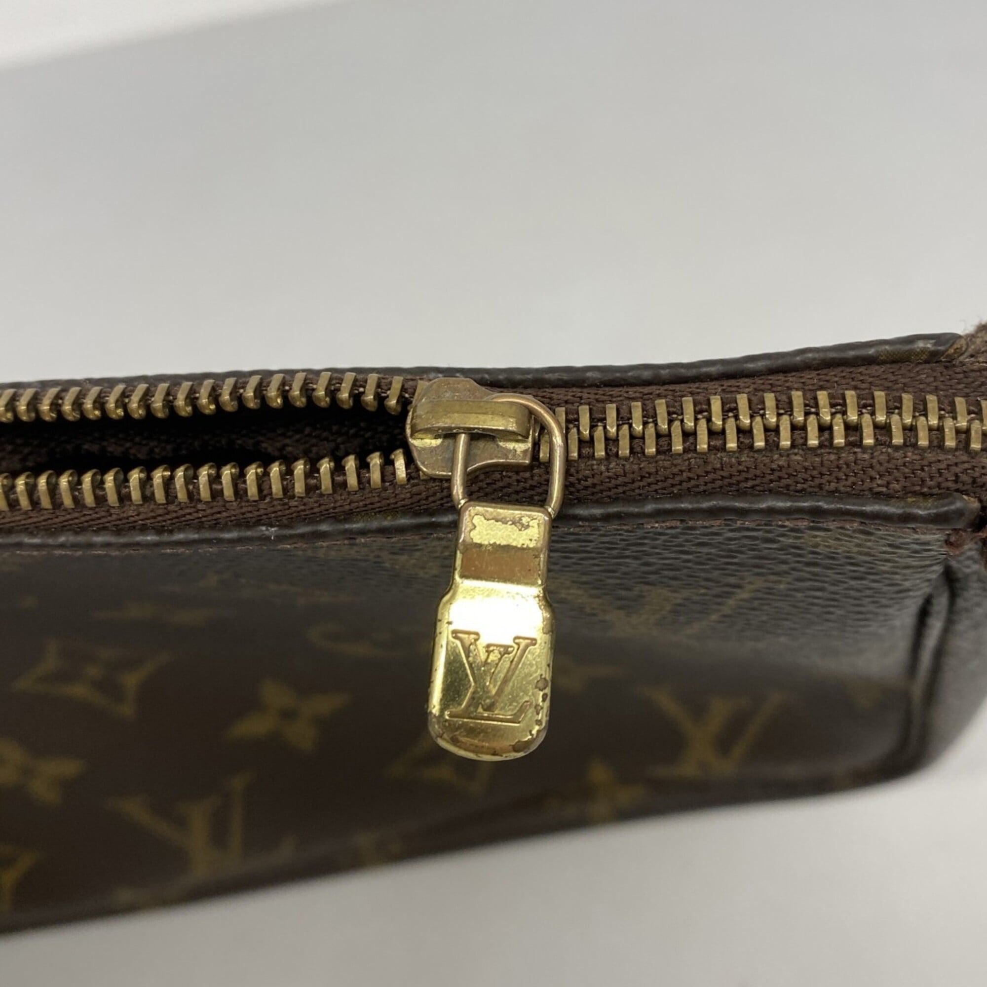 Louis Vuitton Brown Pouch (Pre-Owned)
