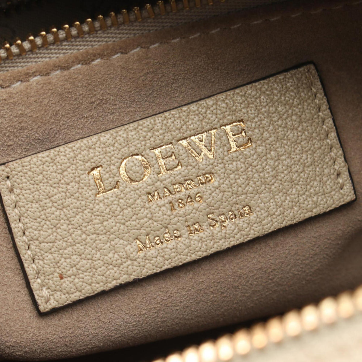 Loewe Beige Leather Handbag (Pre-Owned)
