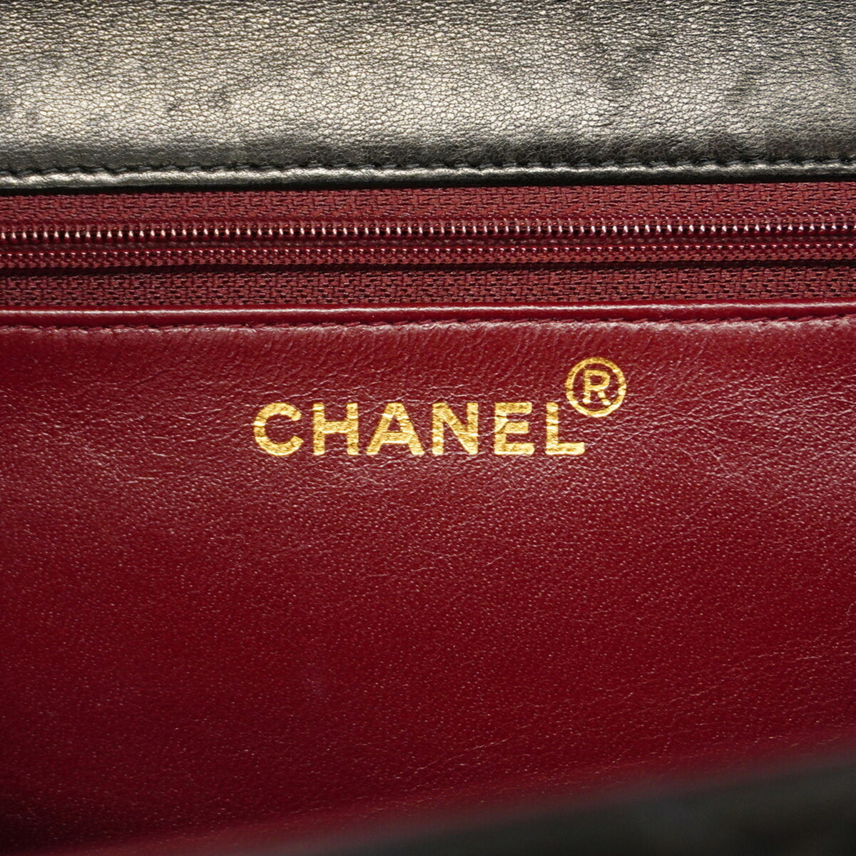 Chanel Black Leather Shoulder Bag (Pre-Owned)
