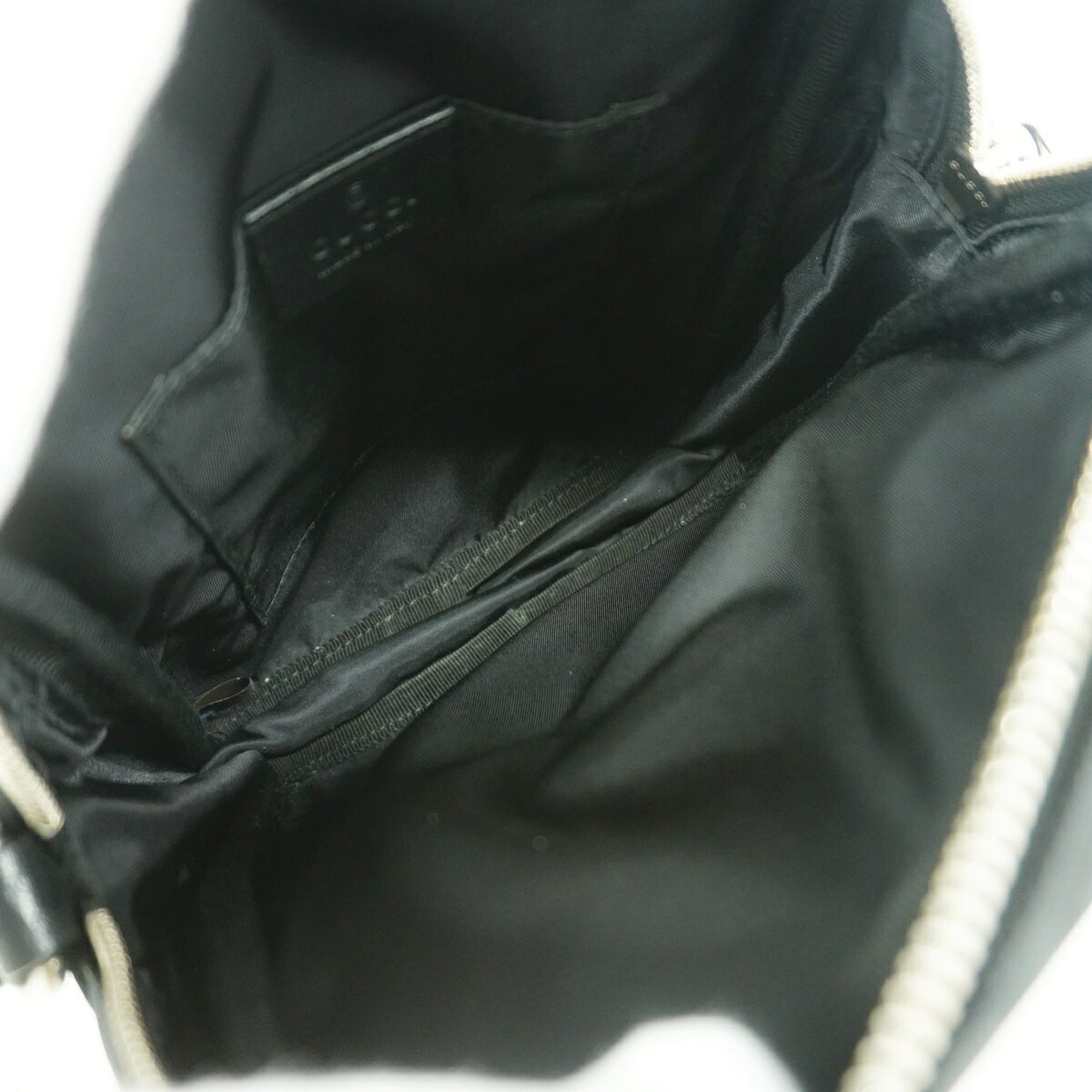 Gucci Black Nylon Handbag (Pre-Owned)