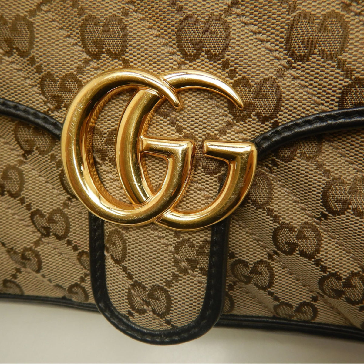 Gucci Beige Gg Canvas Leather Shoulder Bag (Pre-Owned)