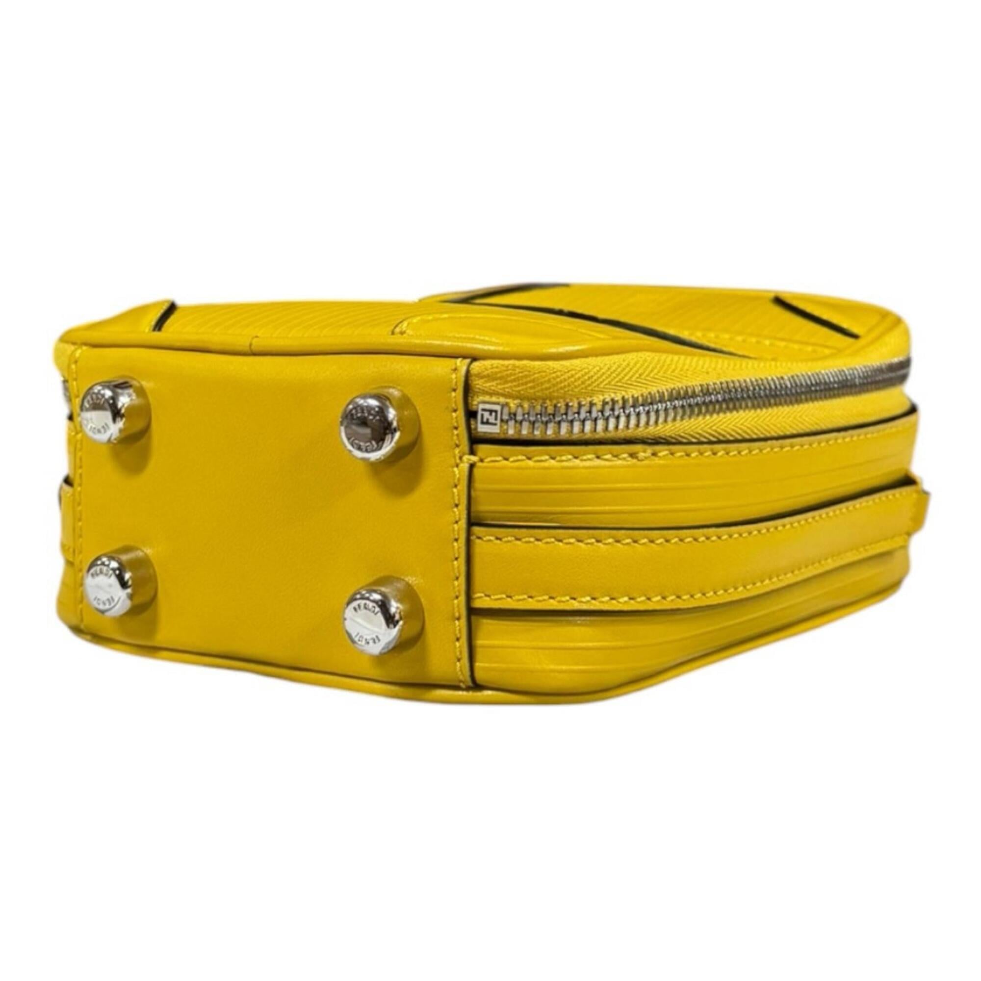 Fendi Yellow Leather Shoulder Bag (Pre-Owned)