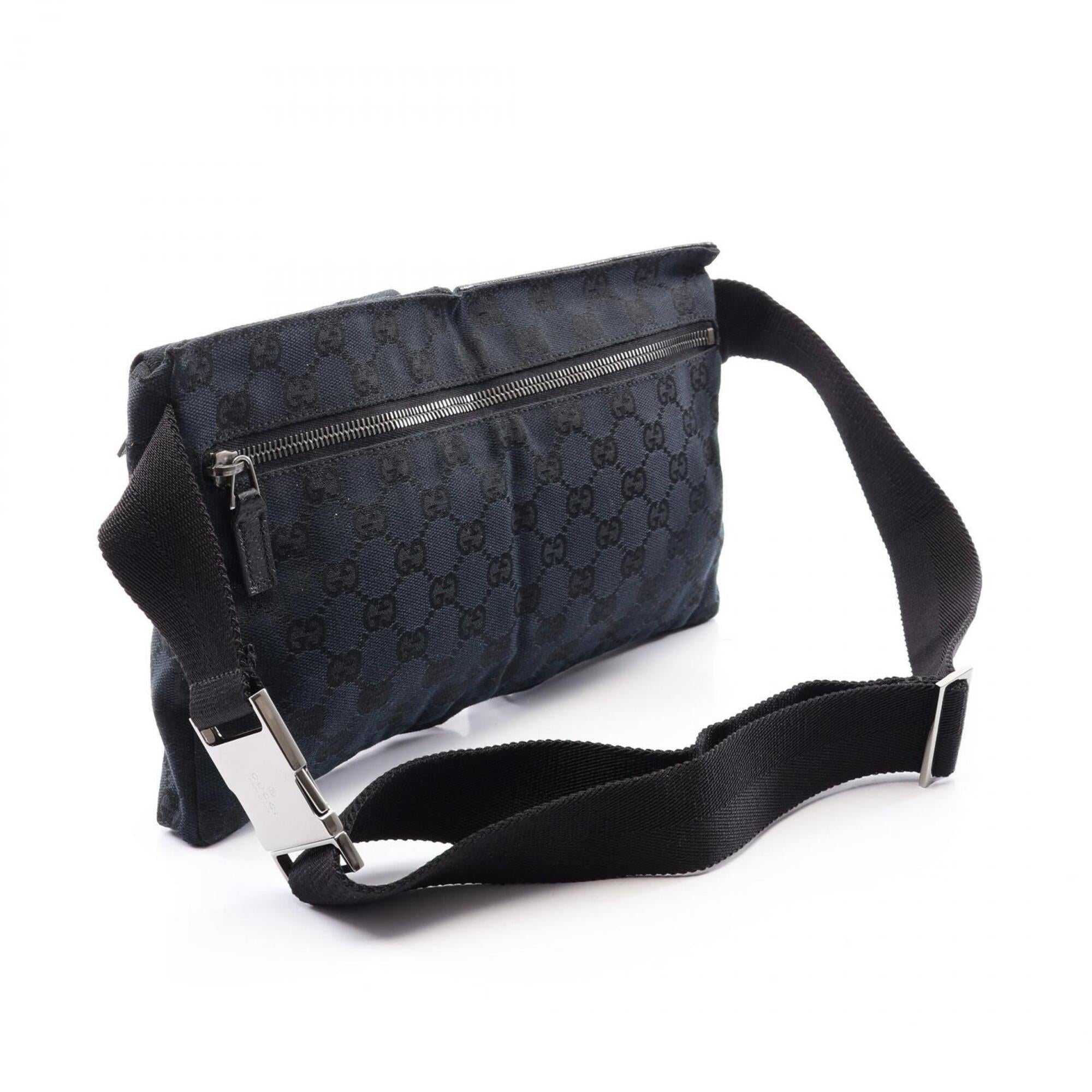Gucci Black Canvas Leather Fanny Pack Handbag (Pre-Owned)