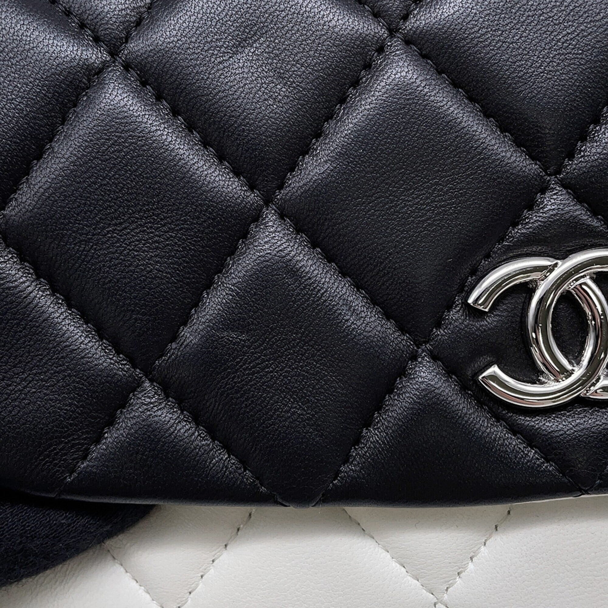 Chanel Black White Chain/Shoulder Wallet (Pre-Owned)