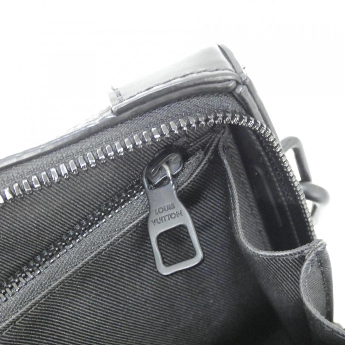 Louis Vuitton Taurillon Black Leather Shoulder Bag (Pre-Owned)