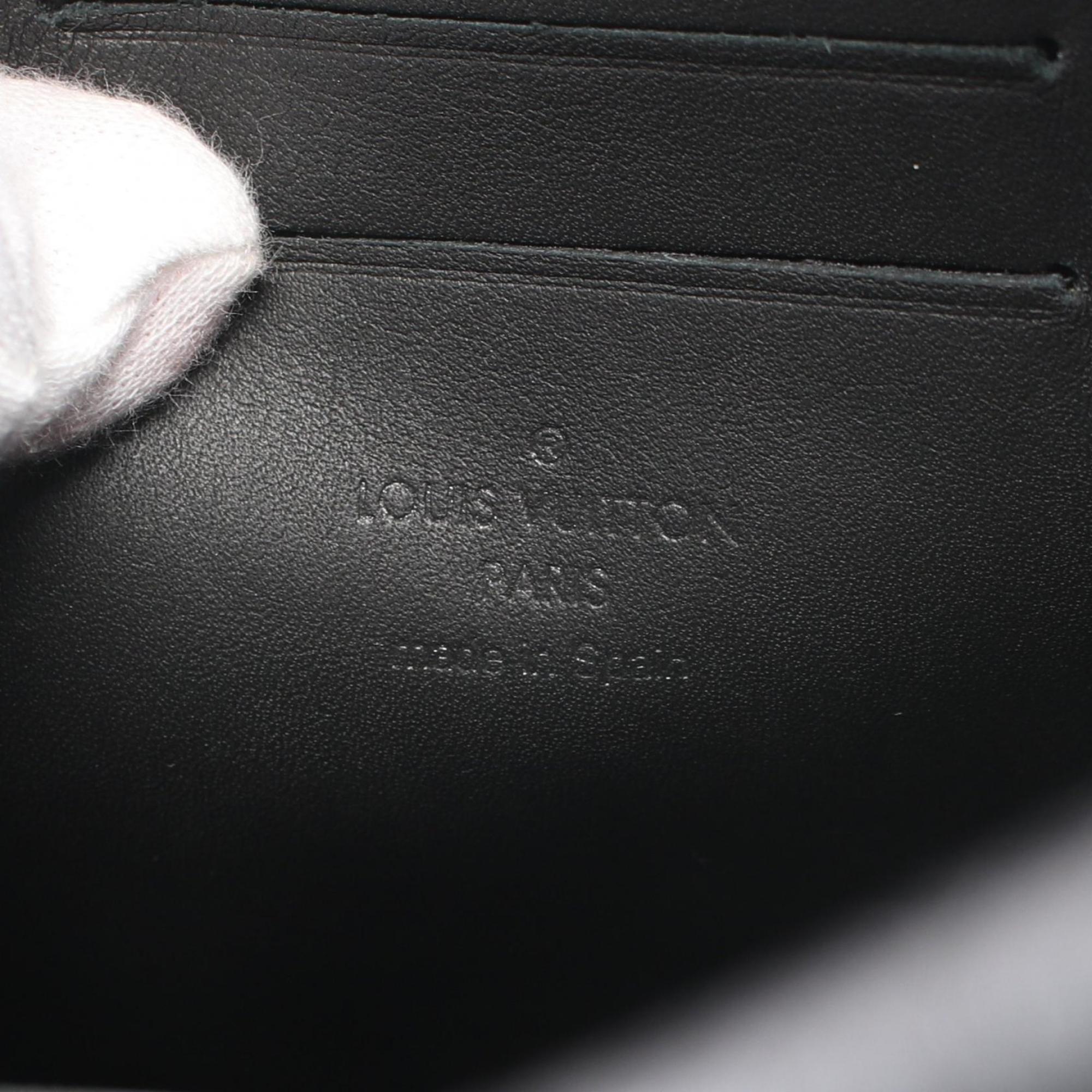 Louis Vuitton Black Leather Handbag (Pre-Owned)