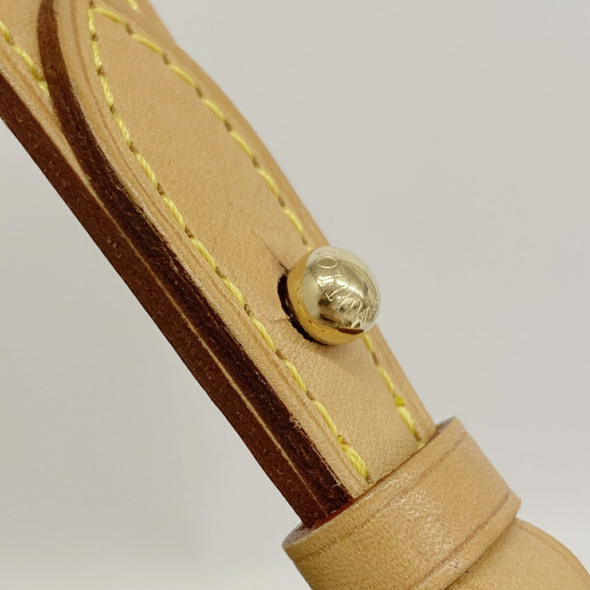Louis Vuitton Beige Shoulder Bag (Pre-Owned)