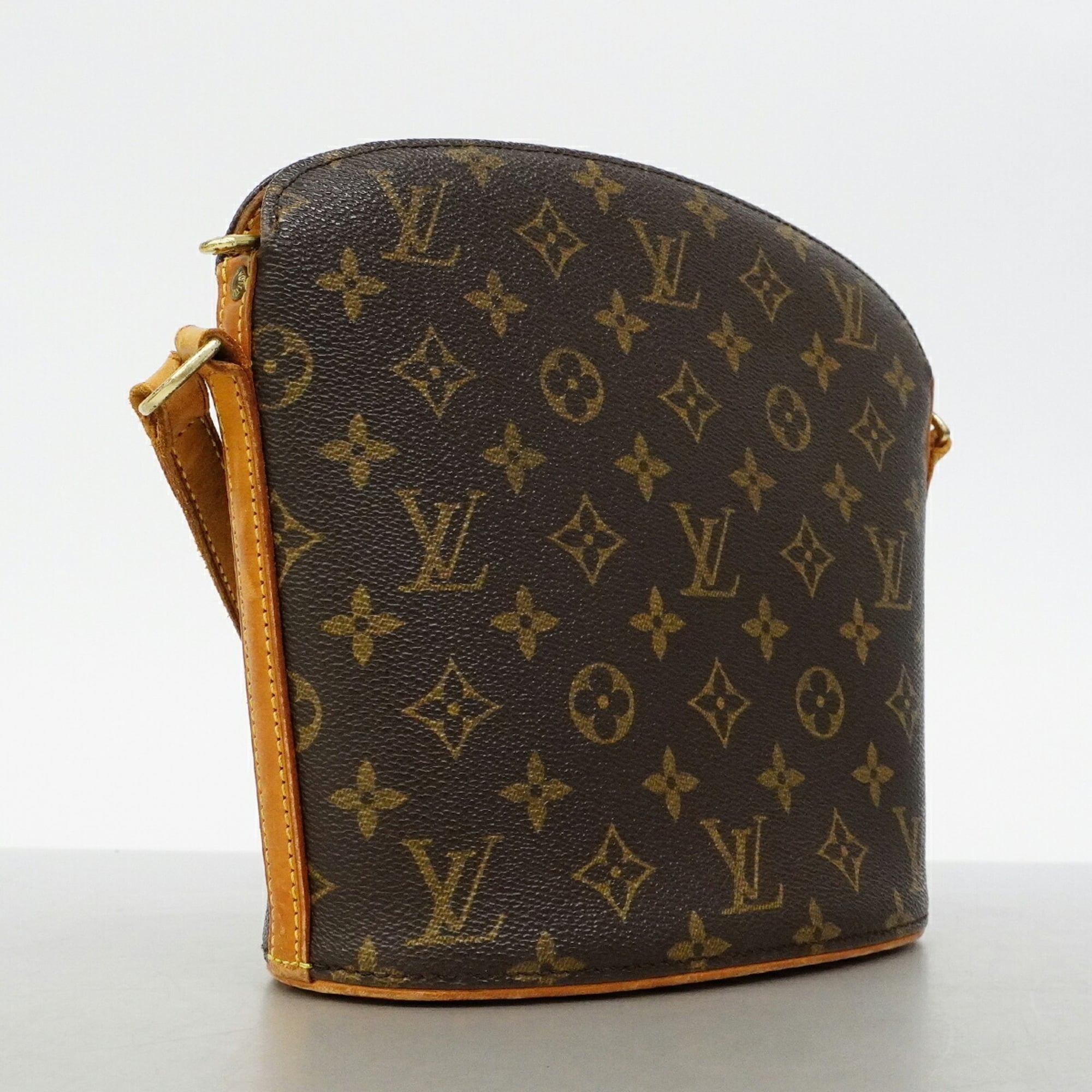 Louis Vuitton Brown Shoulder Bag (Pre-Owned)