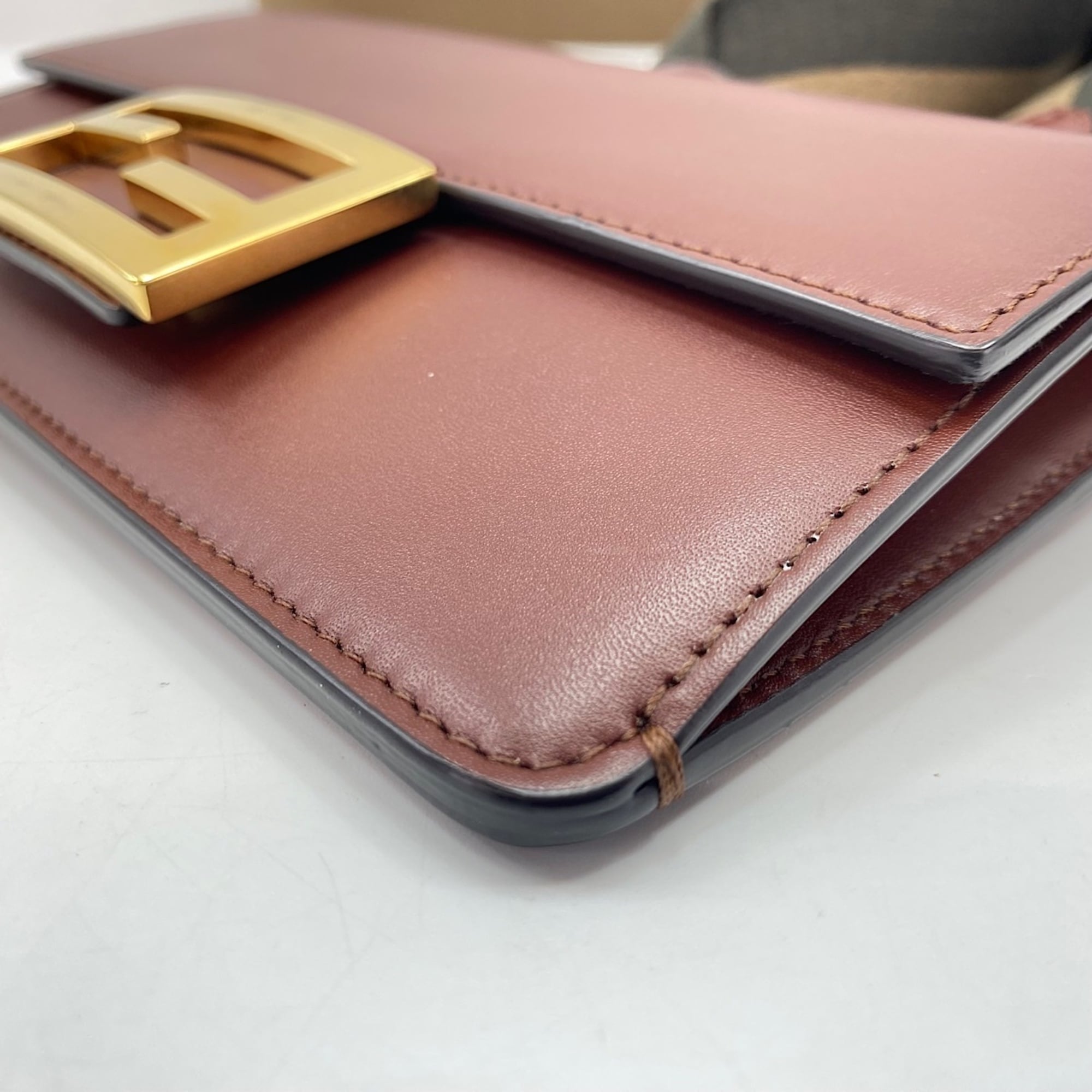 Fendi Brown Shoulder Bag (Pre-Owned)