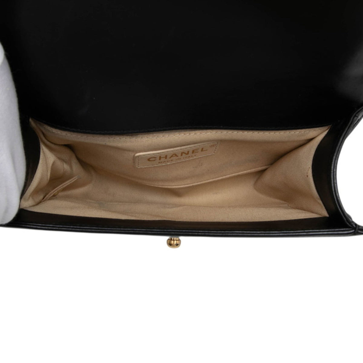 Chanel Boy Chanel Black Leather Shoulder Bag (Pre-Owned)