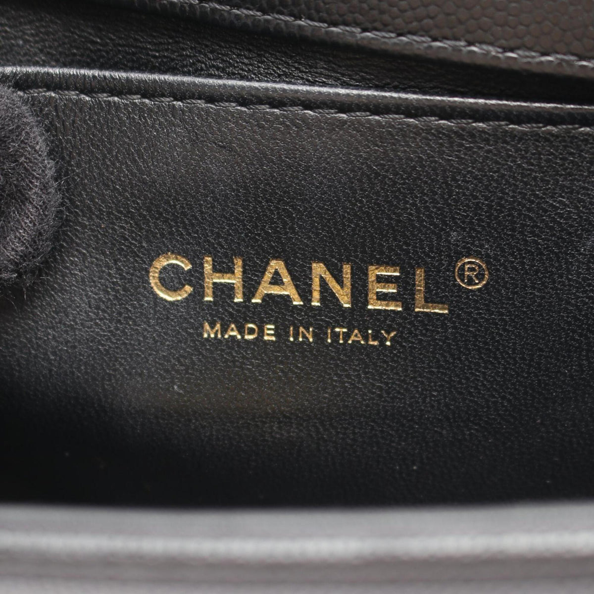 Chanel Black Grained Calfskin Handbag Shoulder Bag (Pre-Owned)