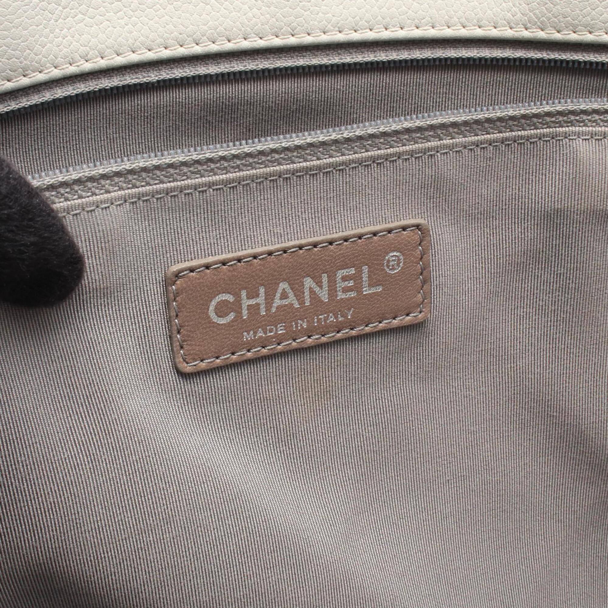 Chanel White Grained Calfskin Handbag Tote Bag (Pre-Owned)