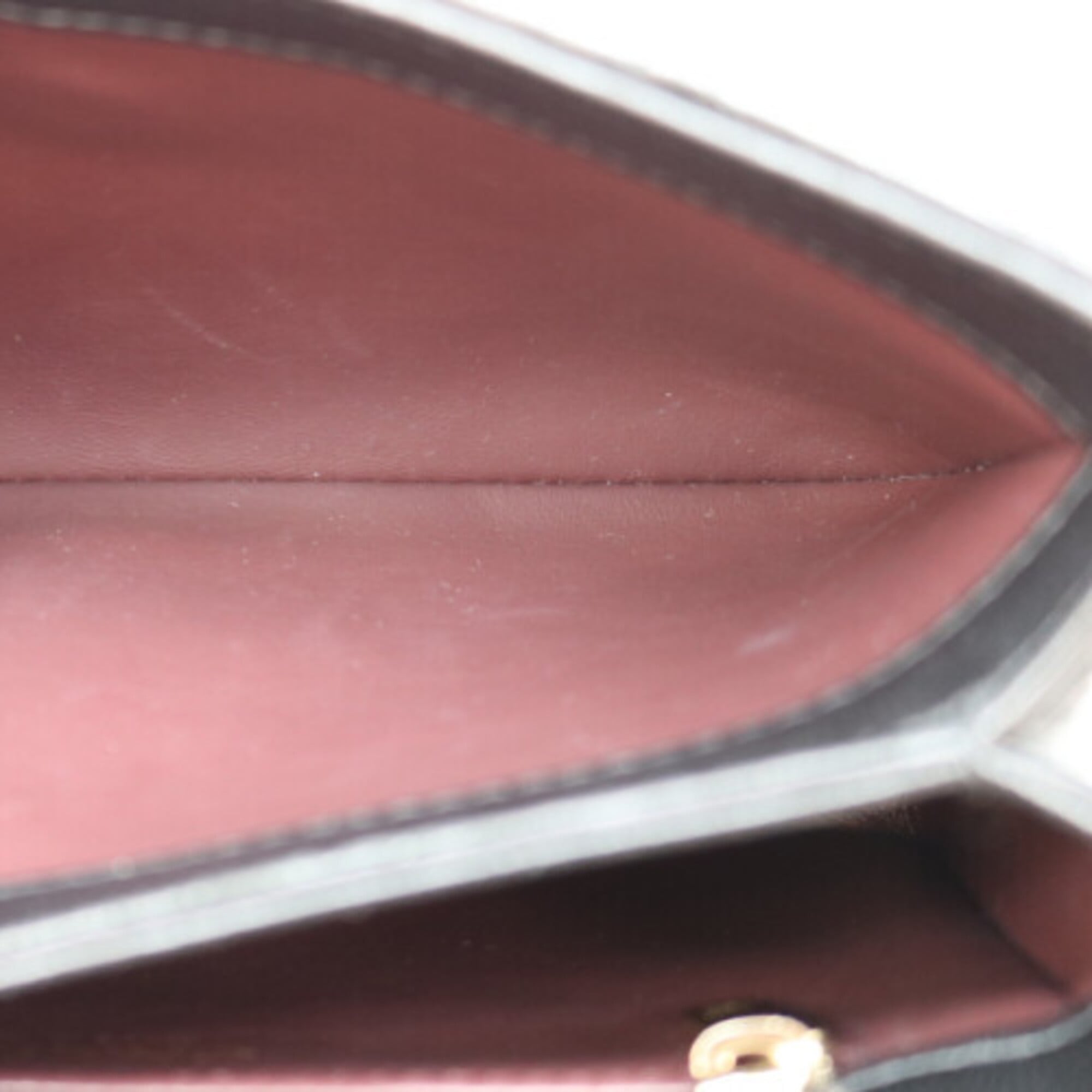 Chanel Black Leather Shoulder Bag (Pre-Owned)