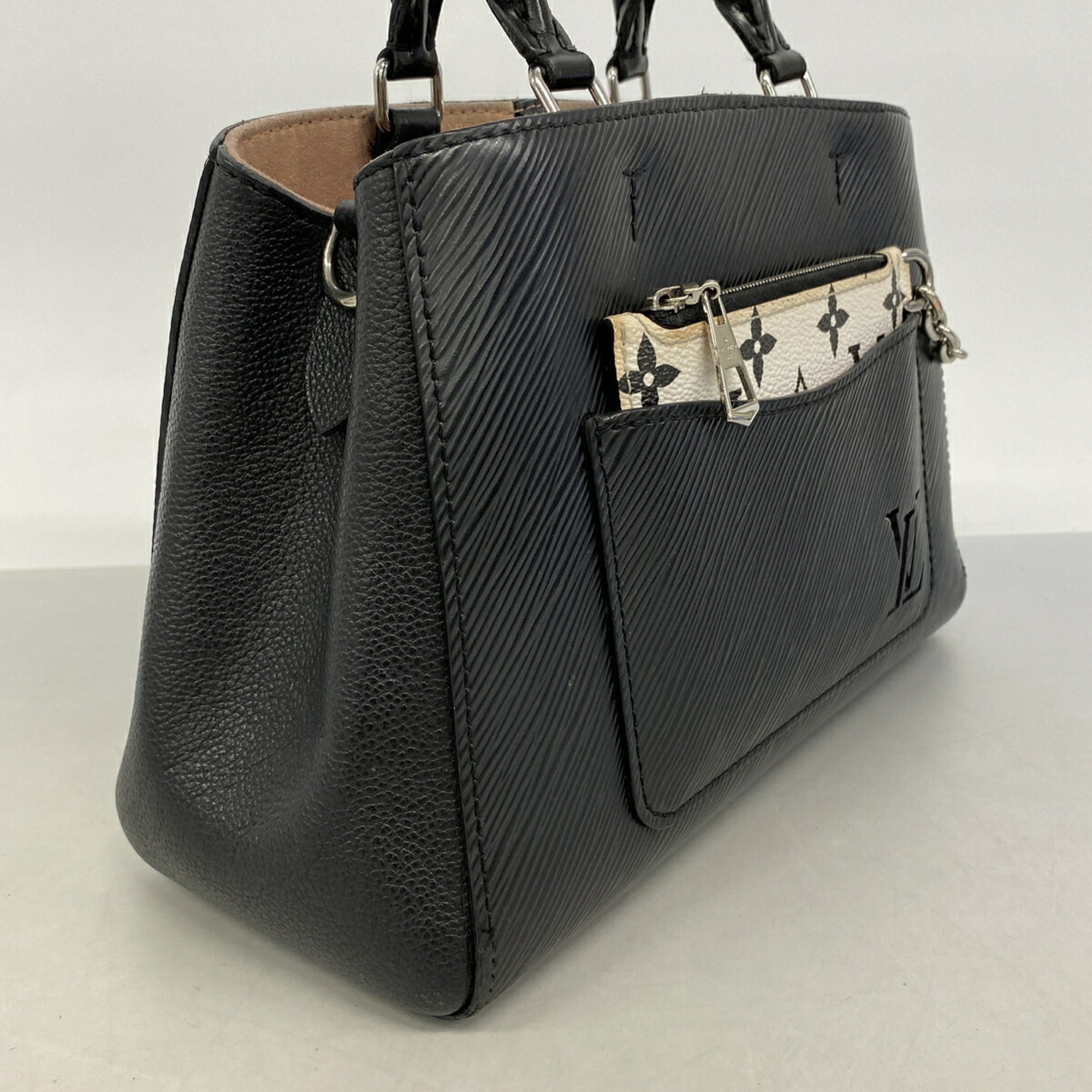 Louis Vuitton Noir Handbag (Pre-Owned)