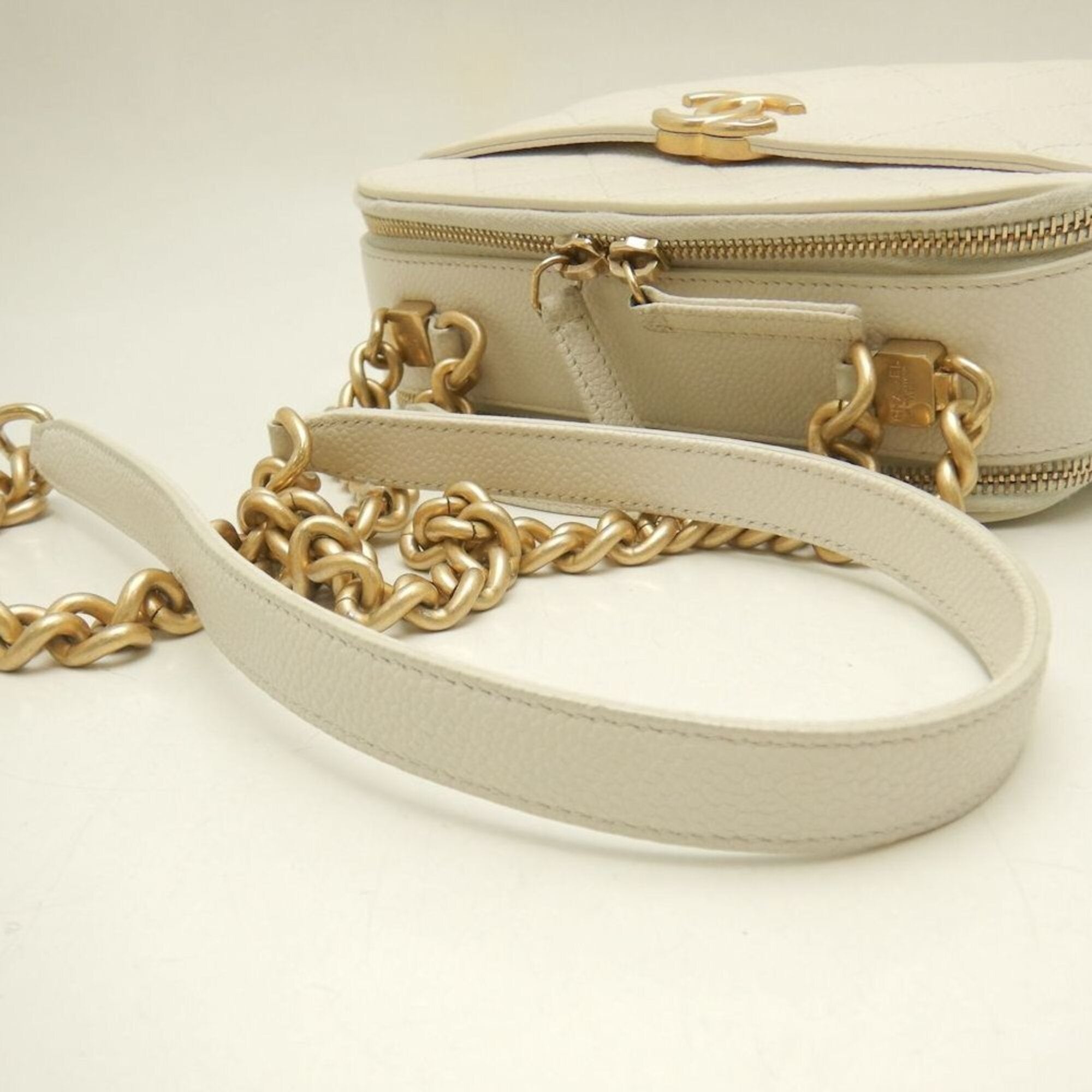 Chanel White Grained Calfskin Shoulder Bag Vanity Bag (Pre-Owned)