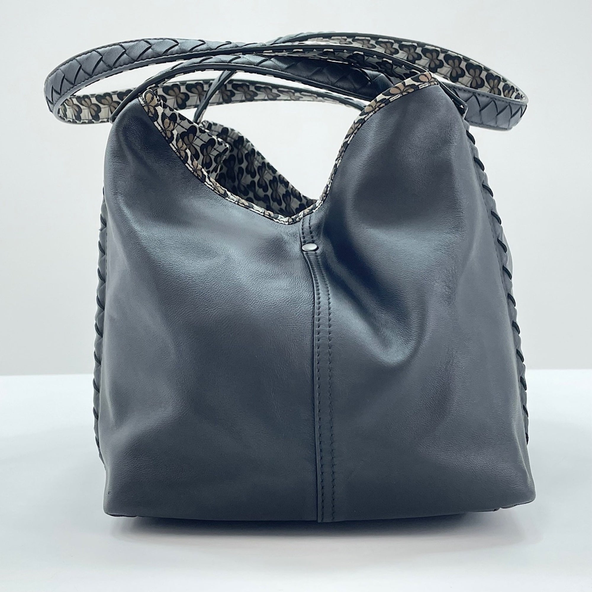 Bottega Veneta Black Intrecciato Tote Bag (Pre-Owned)