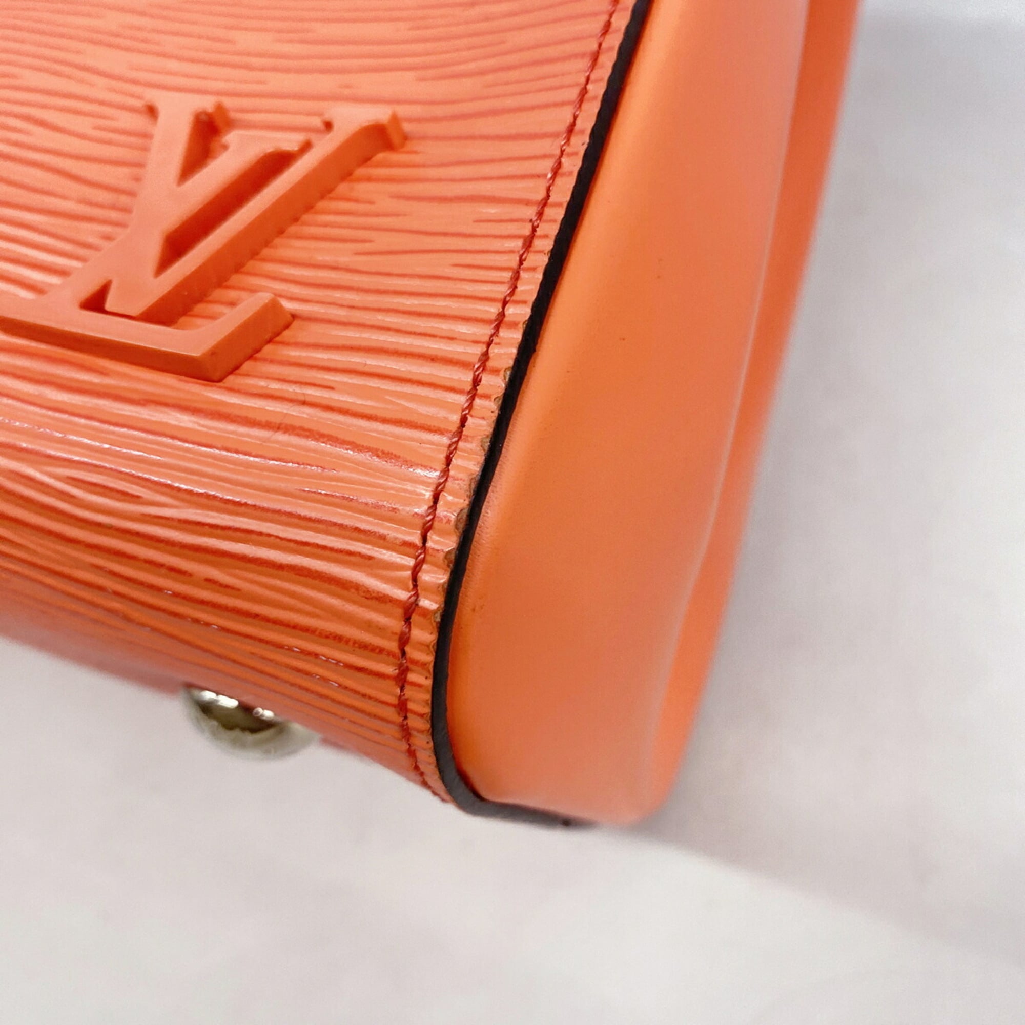Louis Vuitton Poppy Petal Handbag (Pre-Owned)