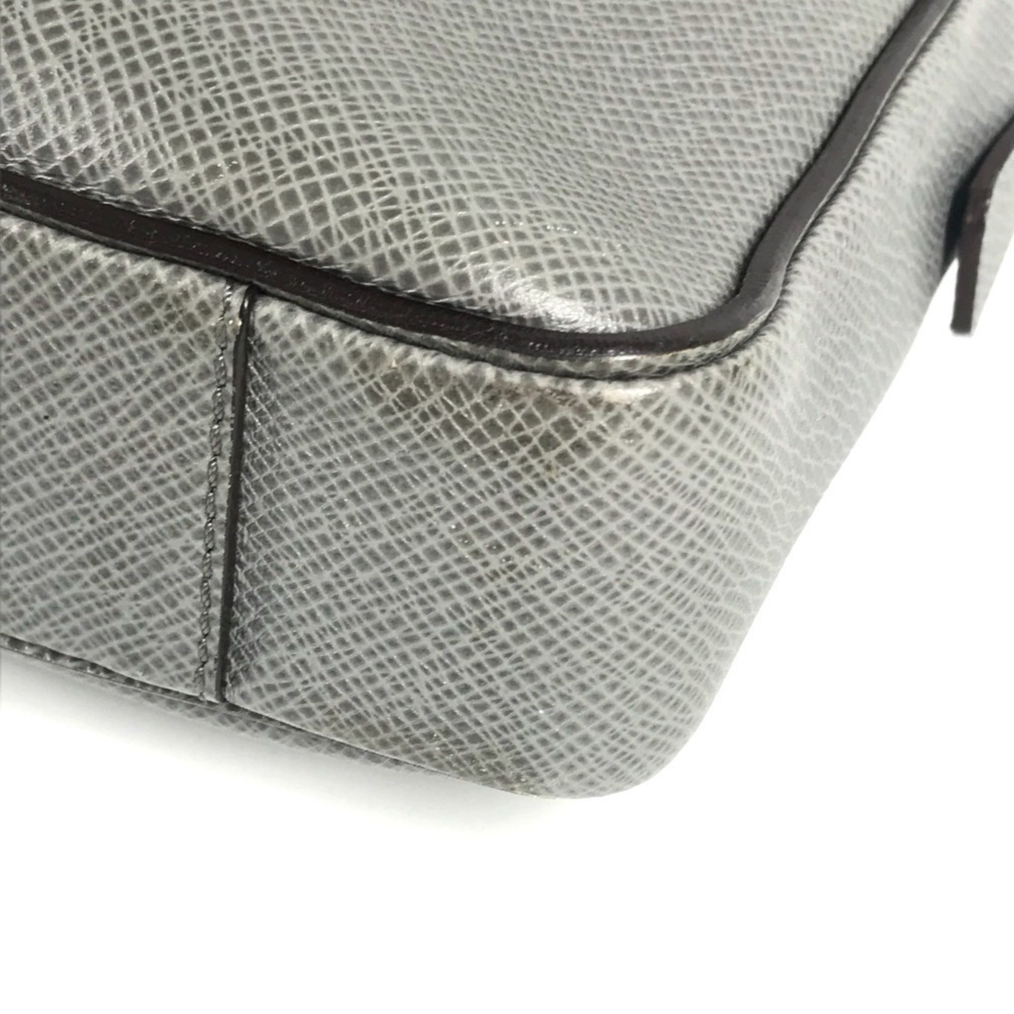 Louis Vuitton Glacier Gray Taiga Leather Briefcase Shoulder Bag (Pre-Owned)