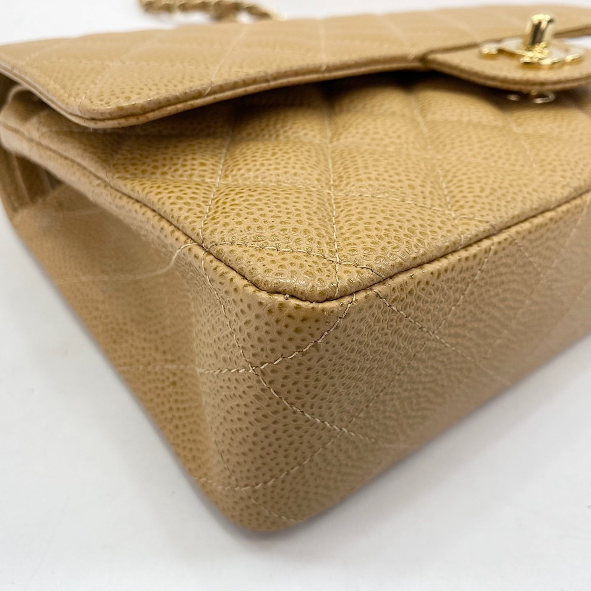 Chanel Beige Shoulder Bag (Pre-Owned)