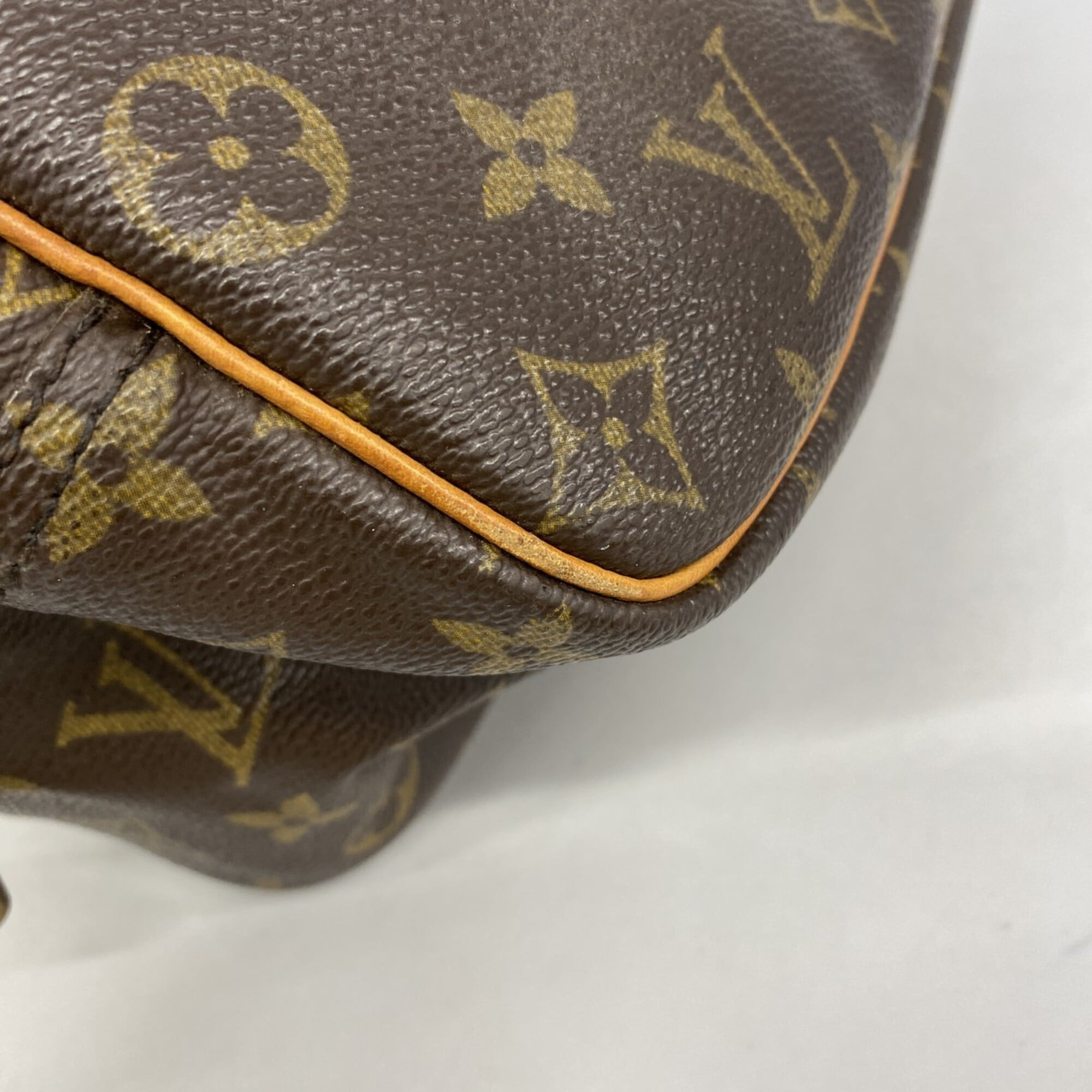 Louis Vuitton Brown Handbag (Pre-Owned)