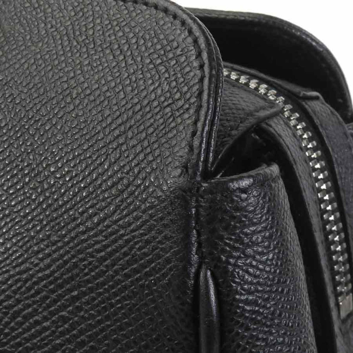 Bvlgari Black Leather Handbag (Pre-Owned)