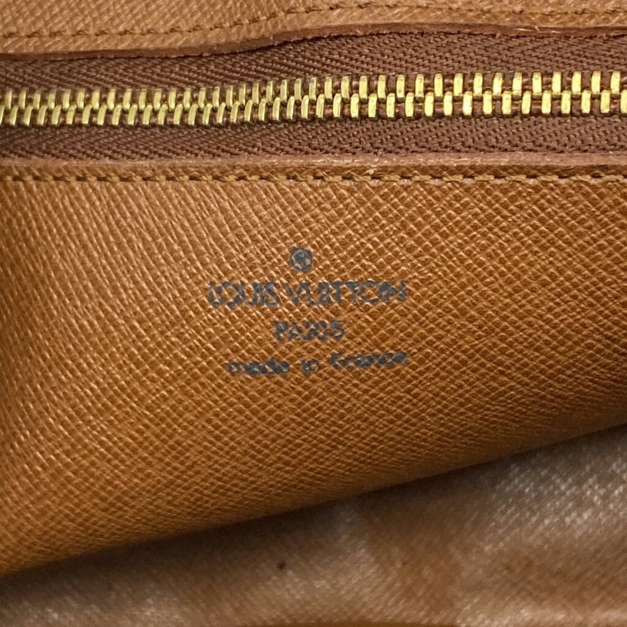 Louis Vuitton Brown Shoulder Bag (Pre-Owned)