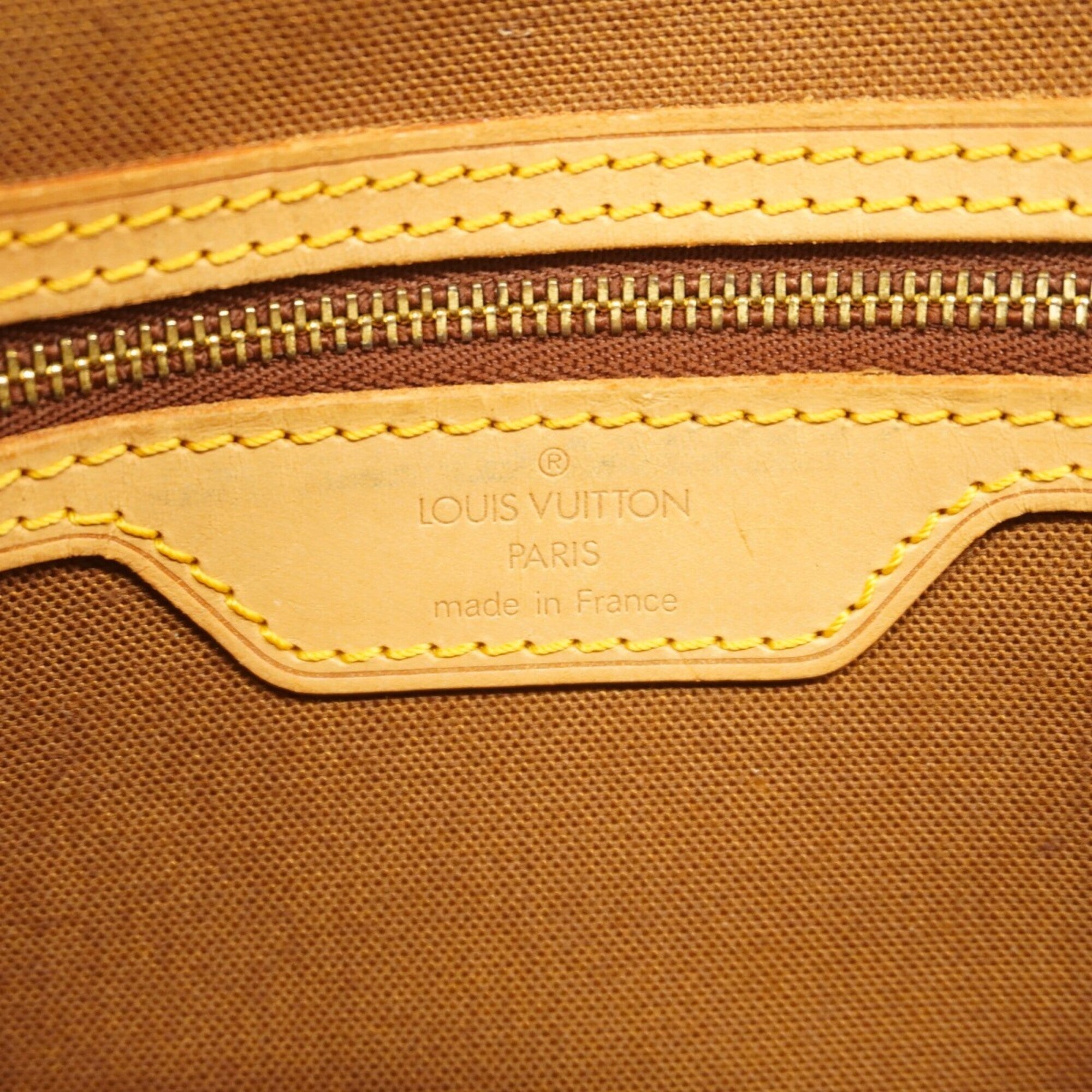 Louis Vuitton Brown Shoulder Bag (Pre-Owned)