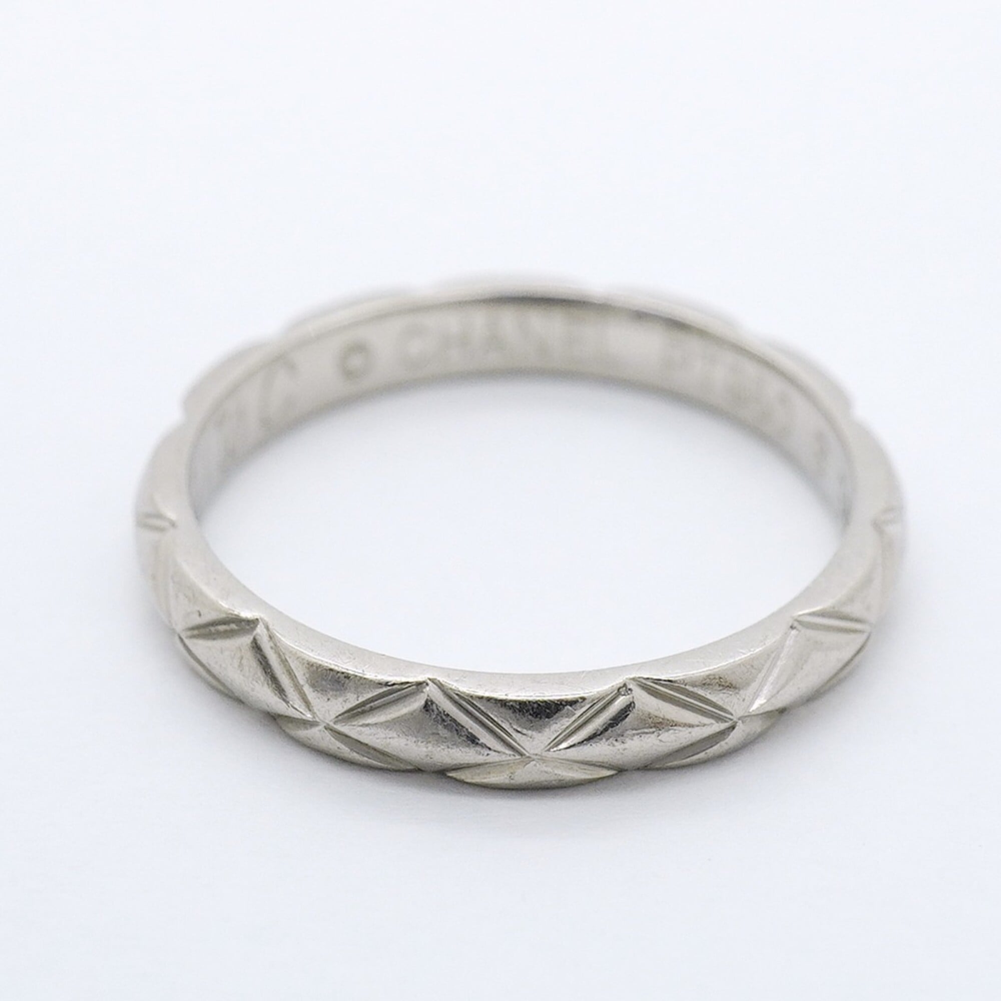 Chanel Platinum 950 Band Ring (Pre-Owned)