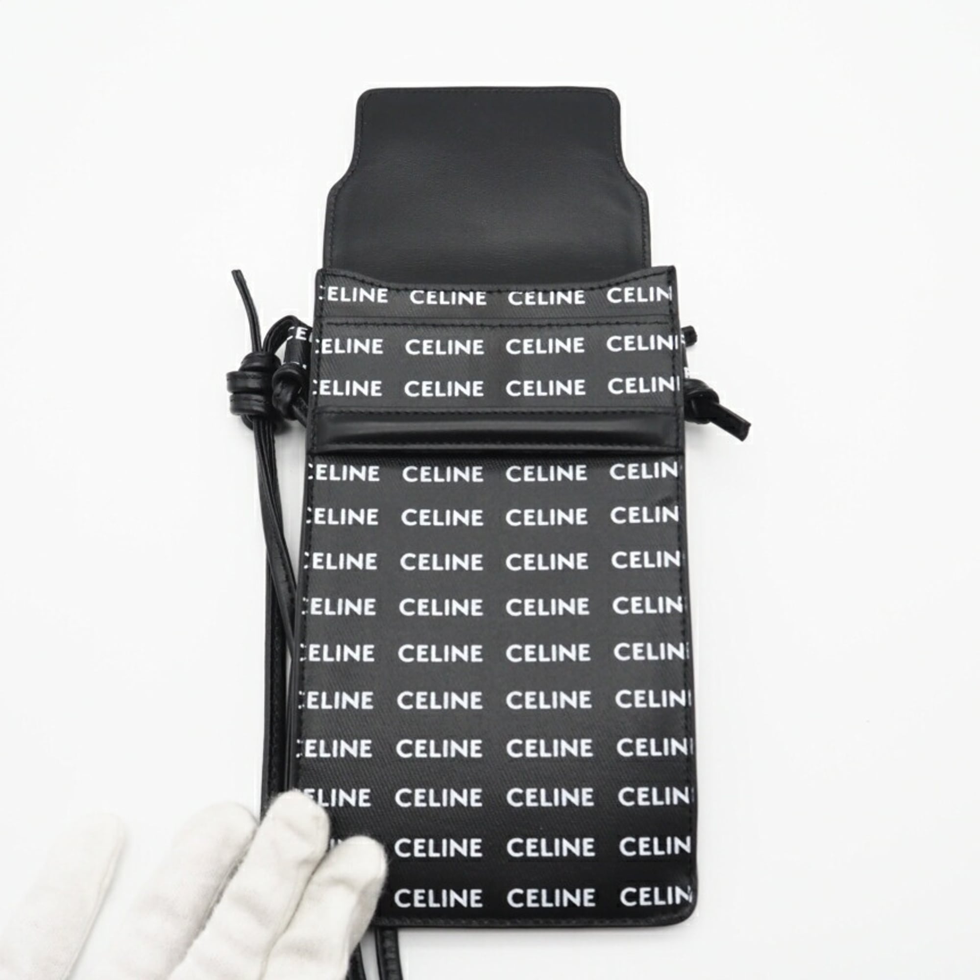 Celine Black White Leather Shoulder Bag (Pre-Owned)