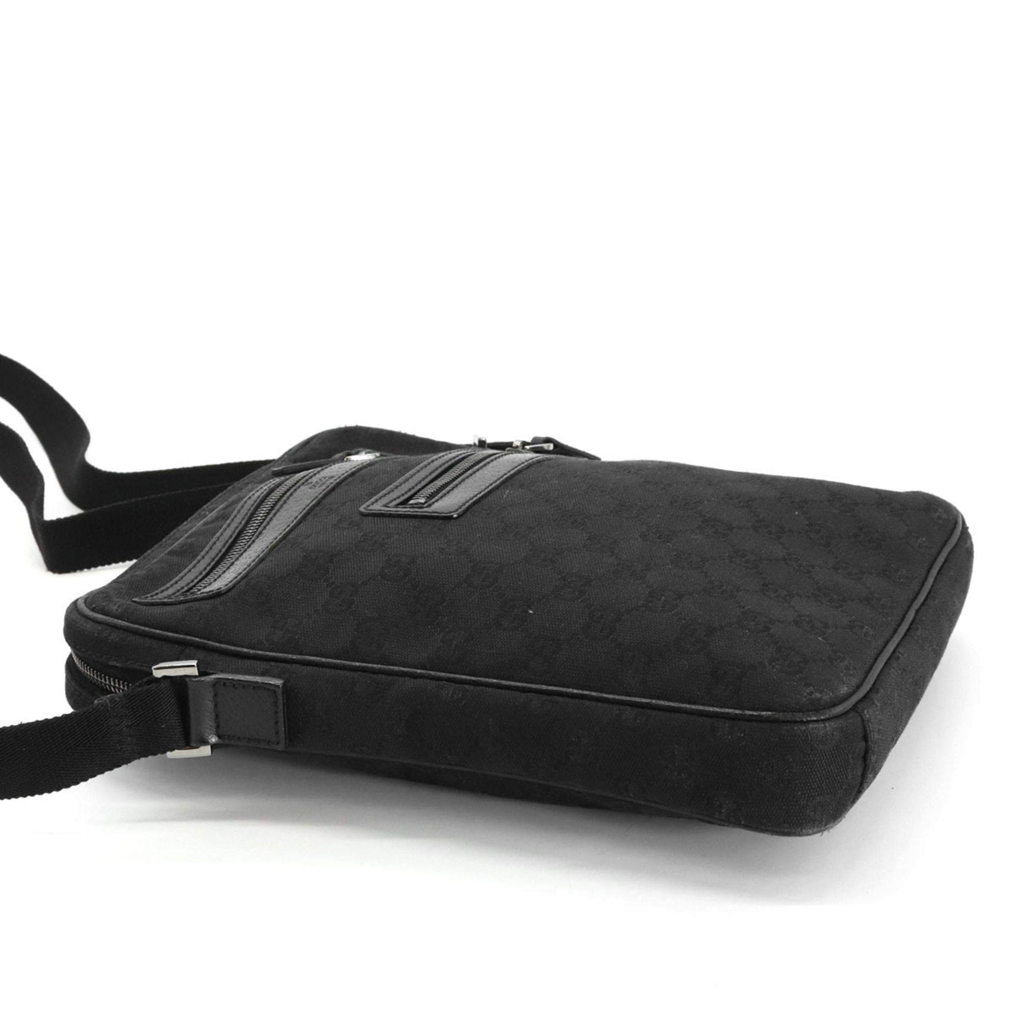 Gucci Gg Canvas Black Gg Canvas Shoulder Bag (Pre-Owned)